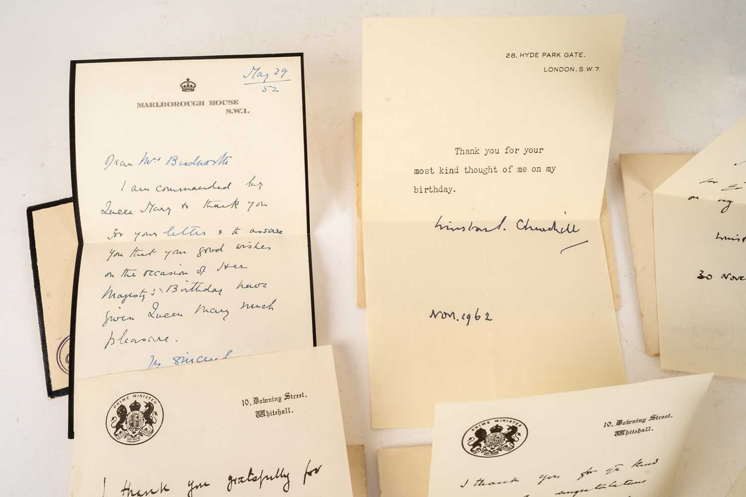 A collection of 1950s Winston Churchill facsimile thank you letters, including five on Downing - Image 8 of 13