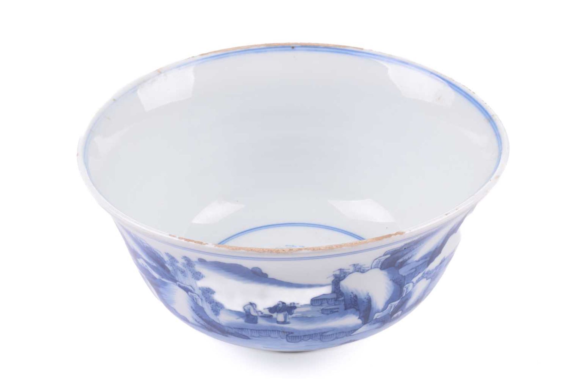 A Chinese blue and white Kangxi style porcelain bowl, with a slightly everted rim painted with - Bild 5 aus 20