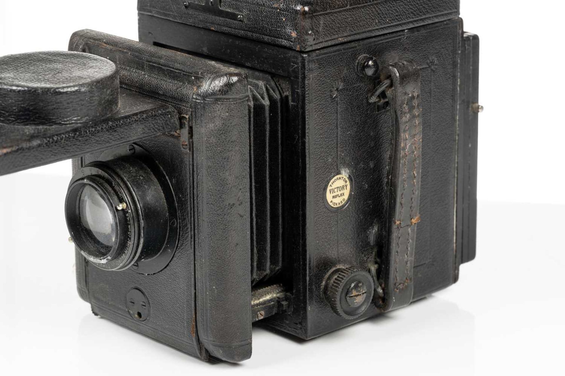 A collection of Edwardian and later cameras, to include a Linhof Technika of Germany standard 5 x - Bild 4 aus 31