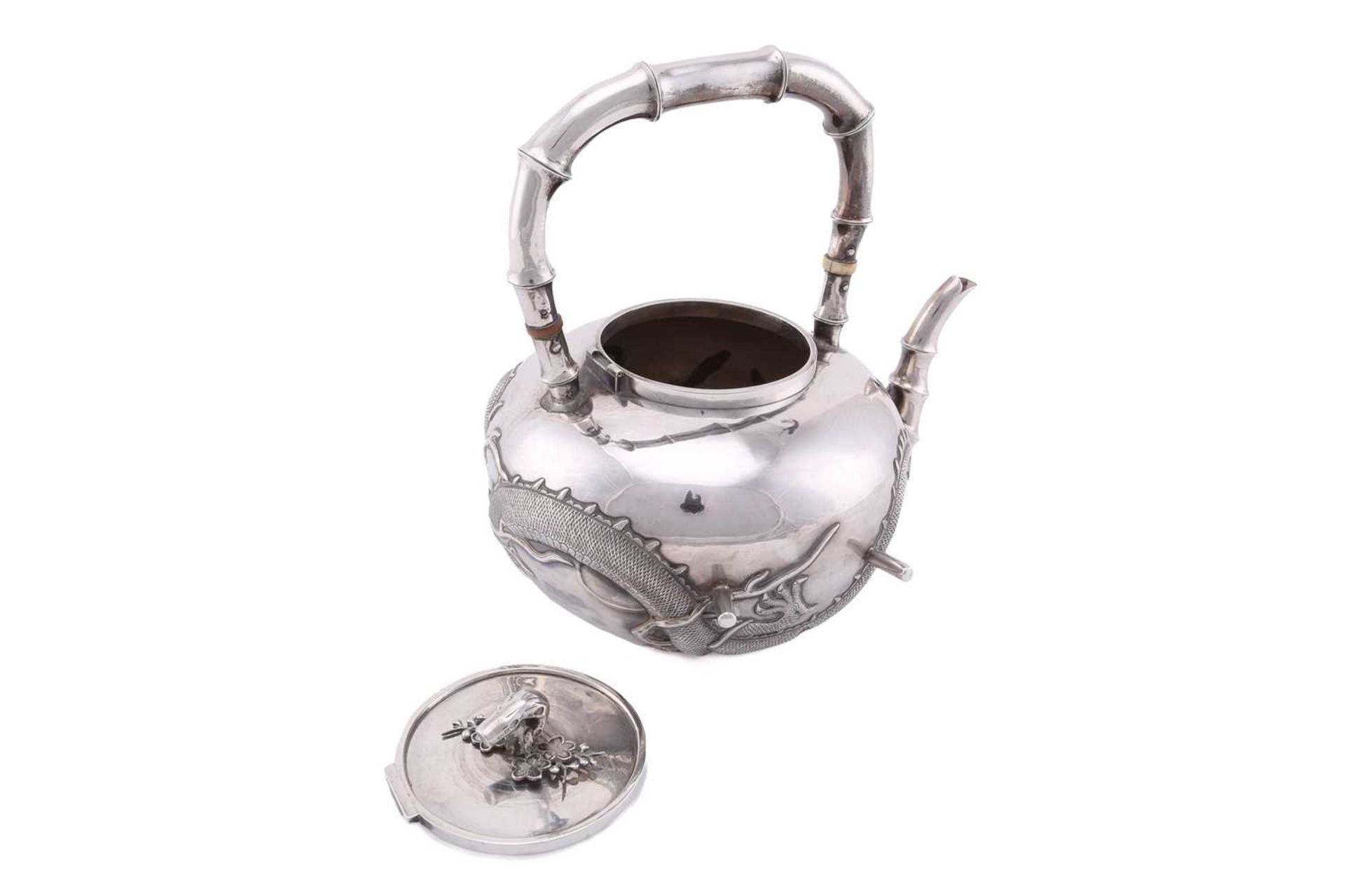 A Chinese silver four piece tea set by Wang Hing, late Qing, the covers with knops in the form of - Bild 5 aus 24
