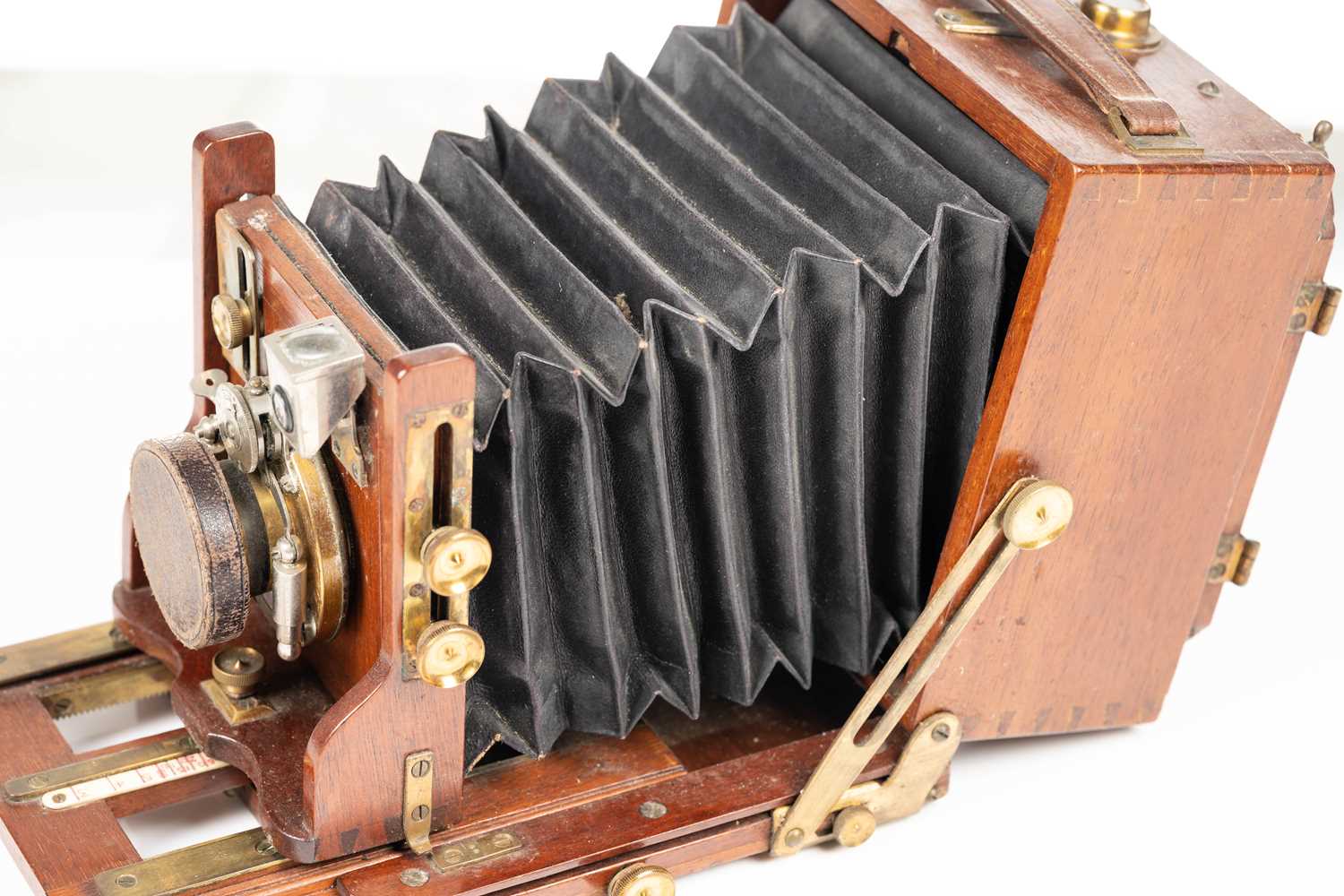 A collection of Edwardian and later cameras, to include a Linhof Technika of Germany standard 5 x - Image 9 of 31