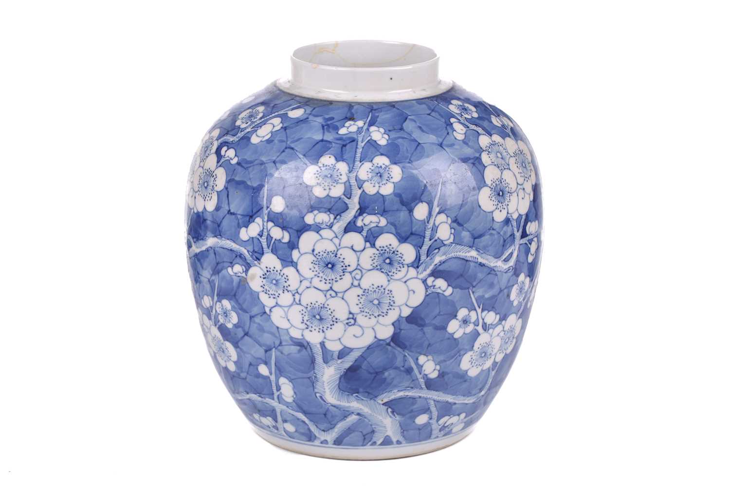 A large Chinese blue & white prunus pattern ginger jar and cover, late Qing, on cracked ice - Image 3 of 34