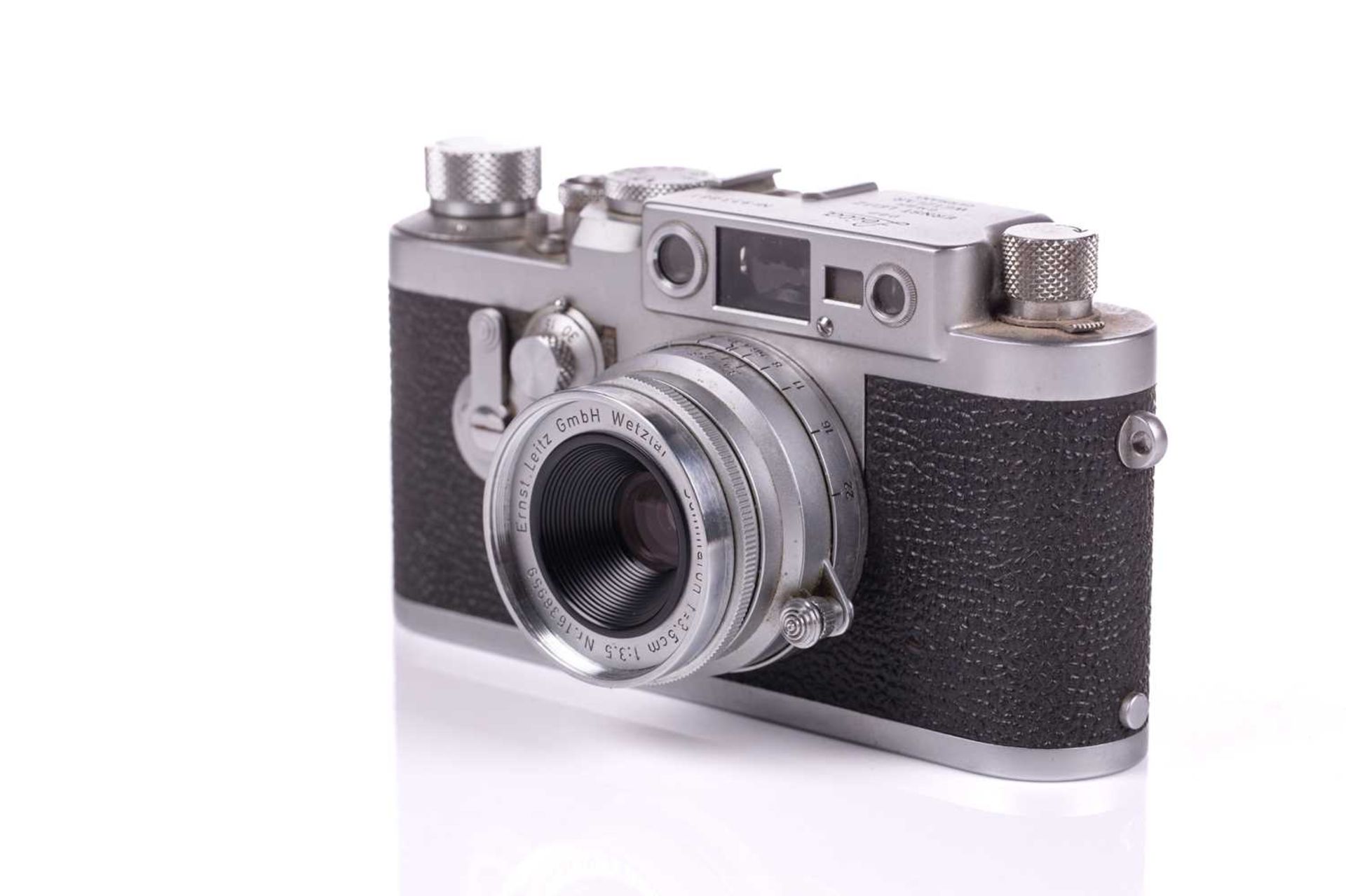 A 1958 Leica DBP Ernst Leitz GMBH Wetzlar IIIg camera, (No 933881), with Ernst Leitz GMBH Wetzlar - Image 4 of 20