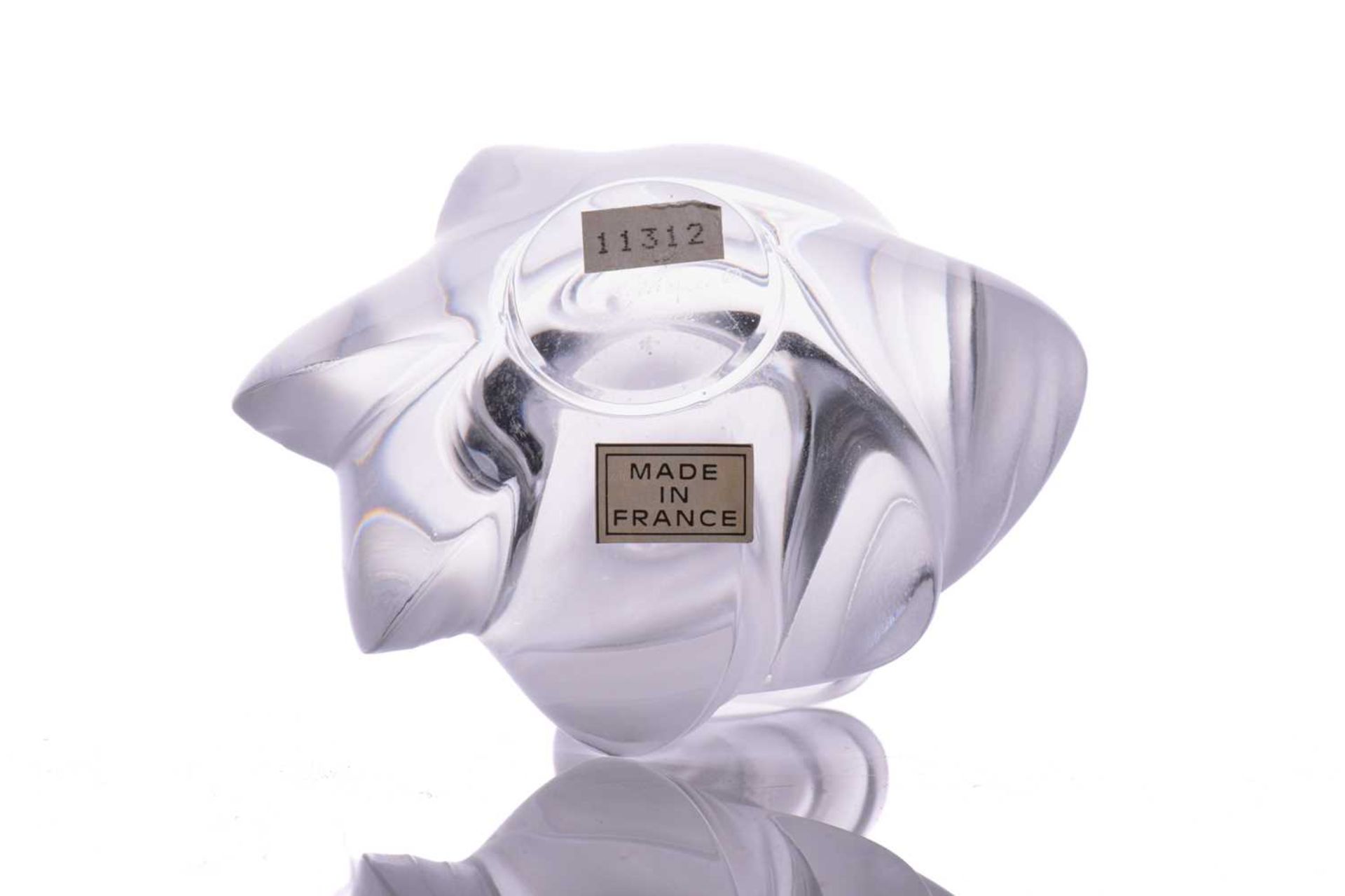 A Lalique "Grand Pomme" ‘Apple’ perfume bottle, No 11646; a Lalique ‘Dahlia’ perfume bottle, 9cm - Bild 6 aus 7