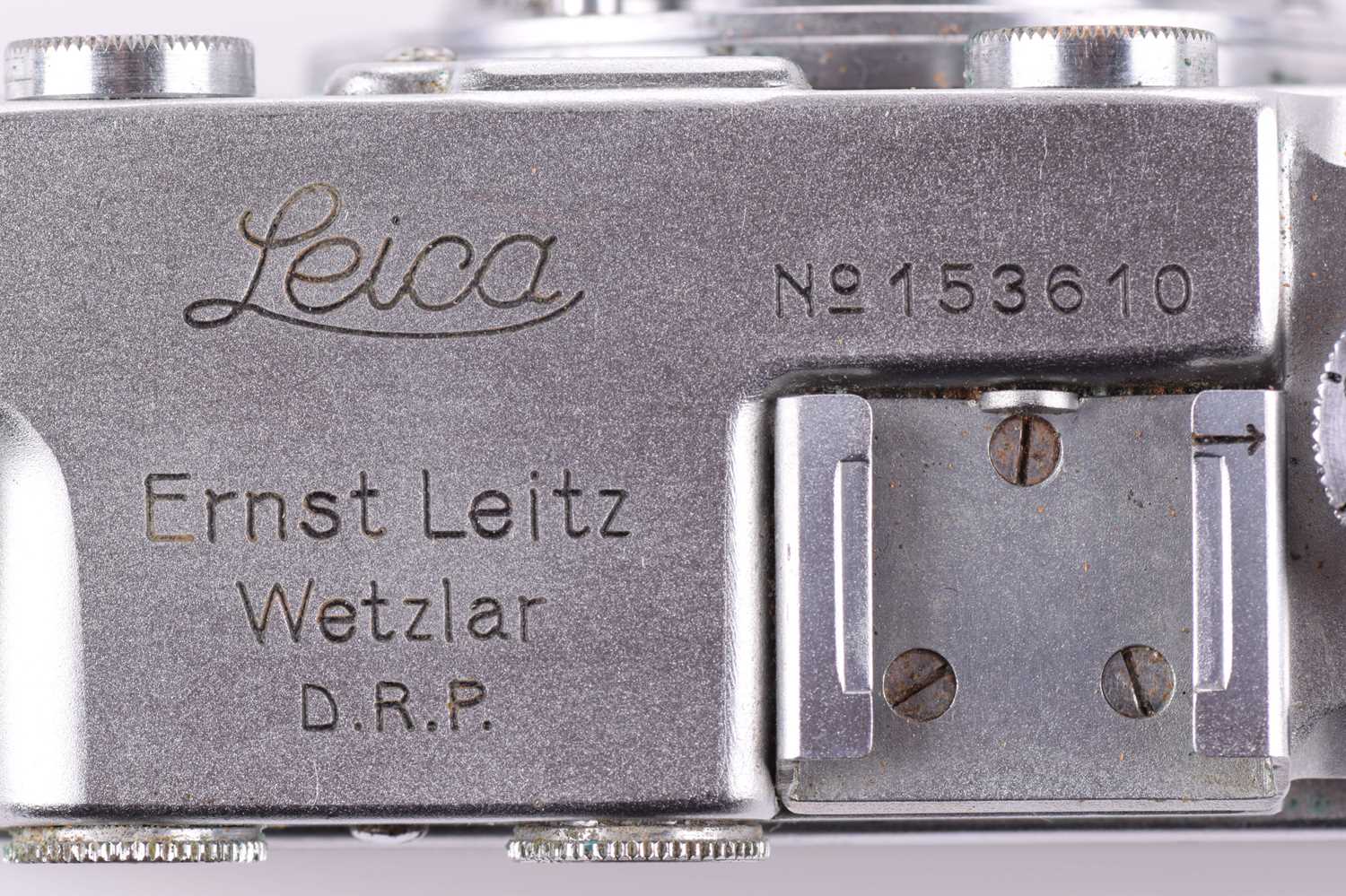A Leitz Wetzlar Leica III Rangefinder camera, 35 mm, 1935, in original fitted leather case, serial - Image 6 of 14
