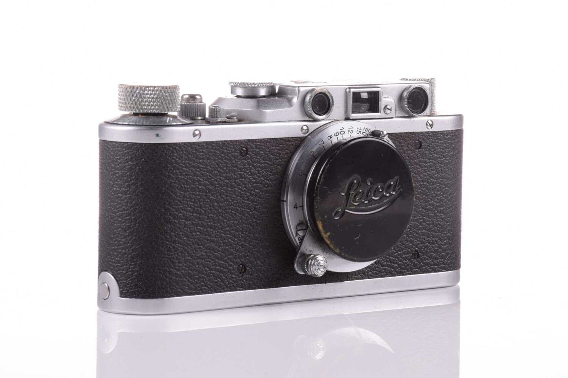 A Leitz Wetzlar Leica III Rangefinder camera, 35 mm, 1935, in original fitted leather case, serial - Bild 3 aus 14