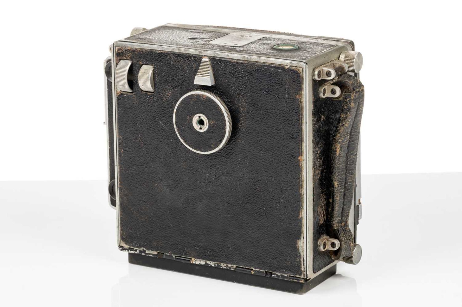 A collection of Edwardian and later cameras, to include a Linhof Technika of Germany standard 5 x - Image 10 of 31