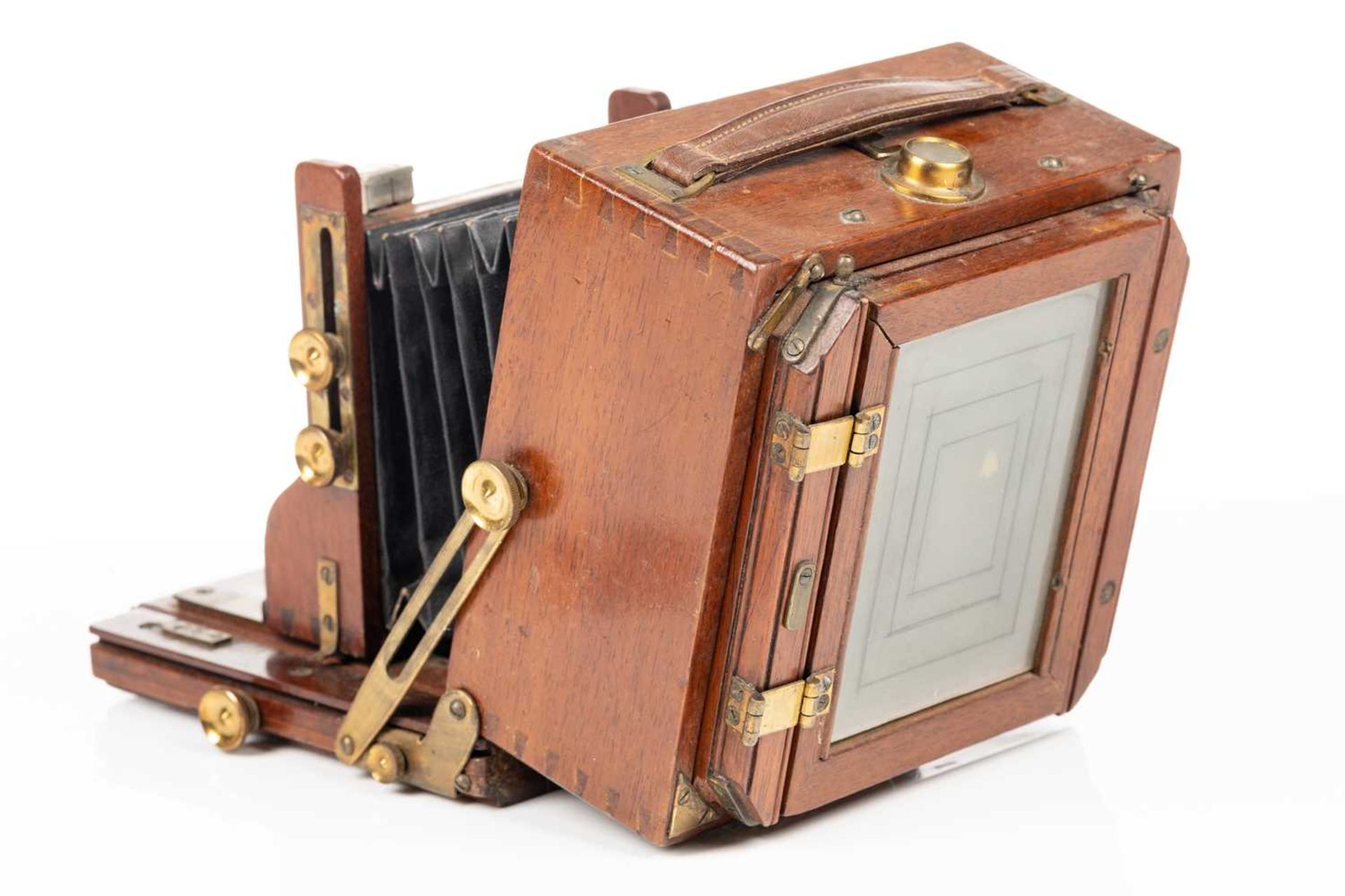 A collection of Edwardian and later cameras, to include a Linhof Technika of Germany standard 5 x - Image 8 of 31