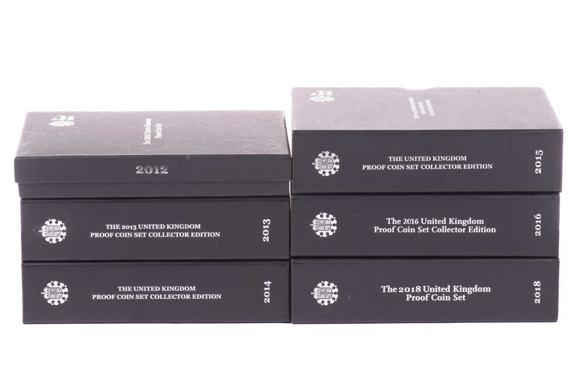 A collection of boxed Royal Mint proof coin sets to include, 2012, 2015, 2014, 2018, 2013, and - Bild 10 aus 36