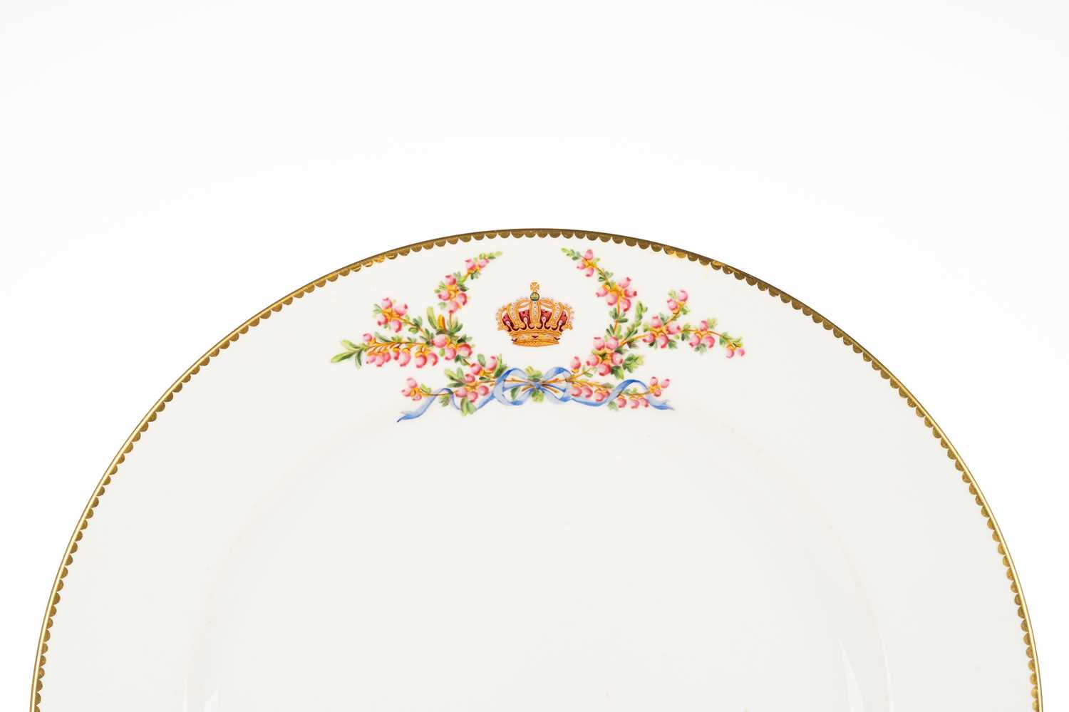 Queen Victoria & Prince Albert: a rare dessert plate, 19th century, bearing a gilt highlighted 'V A' - Image 8 of 9
