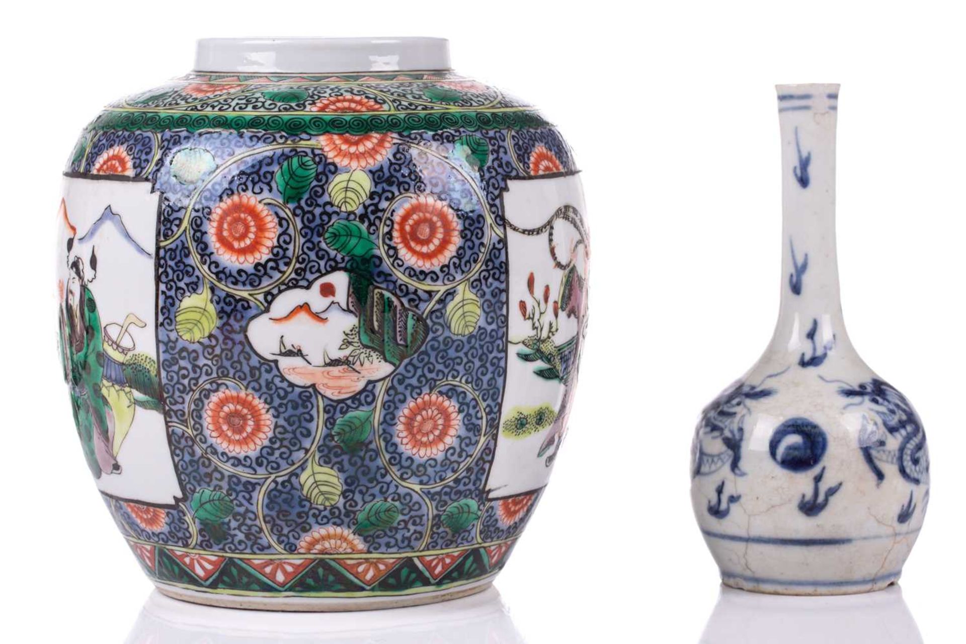 A Chinese porcelain ginger jar, 20th century, painted with panels of figures, within a tight - Bild 4 aus 11