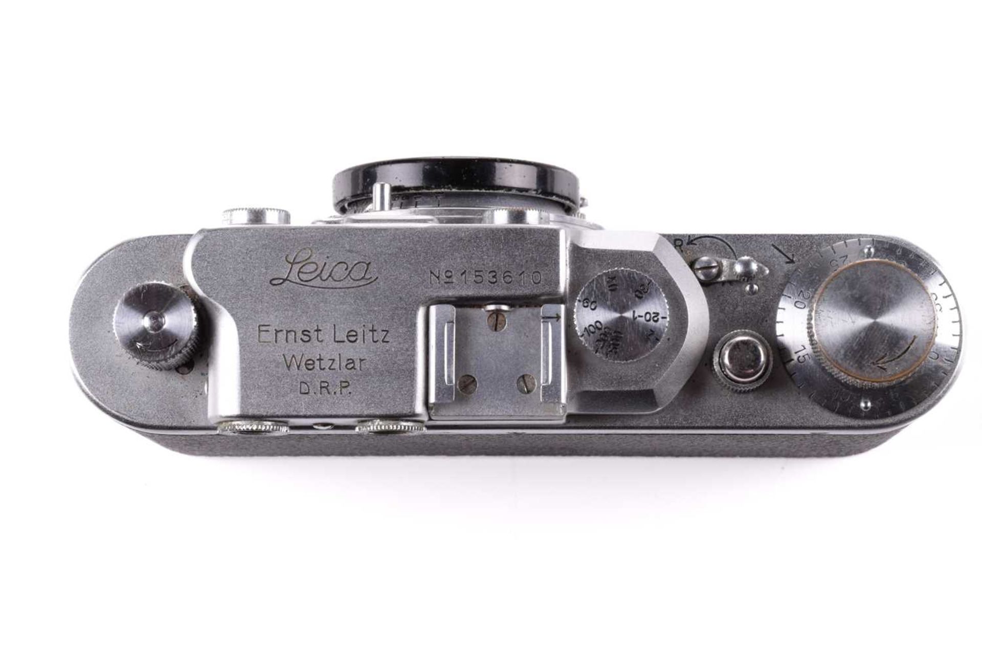 A Leitz Wetzlar Leica III Rangefinder camera, 35 mm, 1935, in original fitted leather case, serial - Image 5 of 14