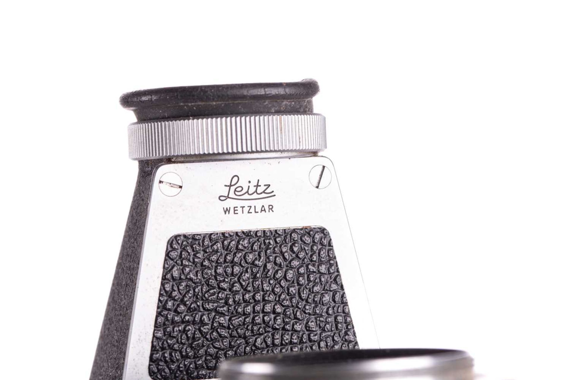 A collection of loose Leica photography accessories to include a Leitz Leica Visoflex, a Leitz Leica - Image 27 of 33