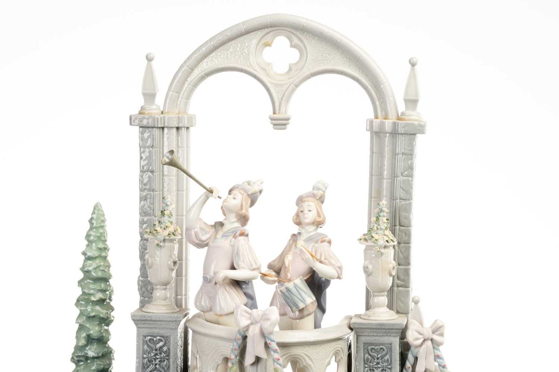 A large and impressive Lladro figure group, 'Cinderella's Arrival' No 263 (edition of 1,500?) - Bild 10 aus 18