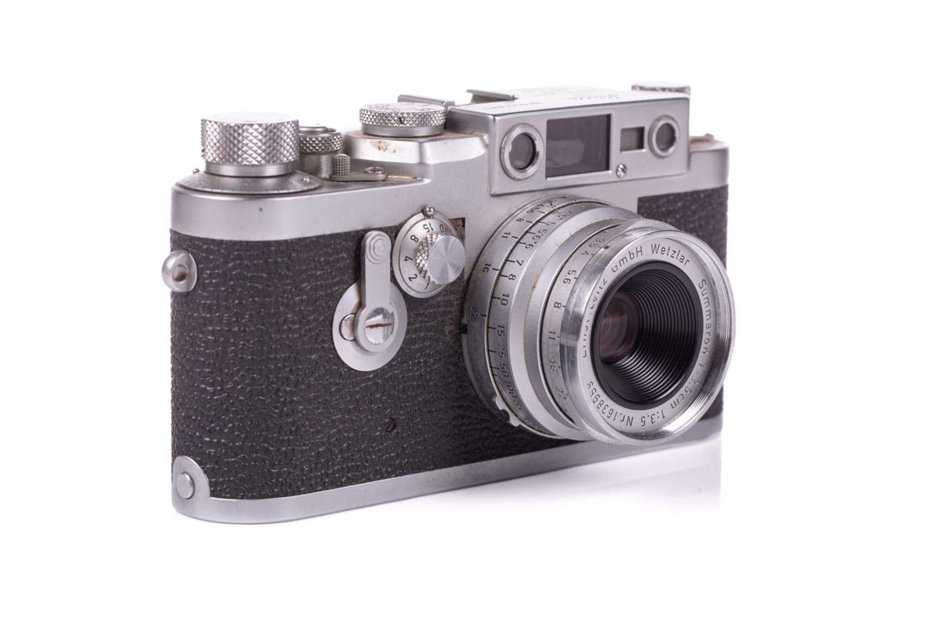 A 1958 Leica DBP Ernst Leitz GMBH Wetzlar IIIg camera, (No 933881), with Ernst Leitz GMBH Wetzlar