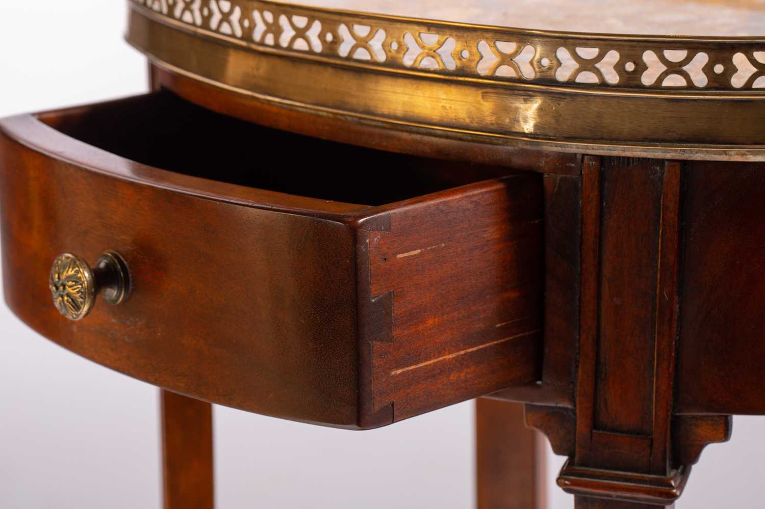 A French Napoleon III style mahogany oval table en chiffonier with marble top, 20th century, with - Image 7 of 10