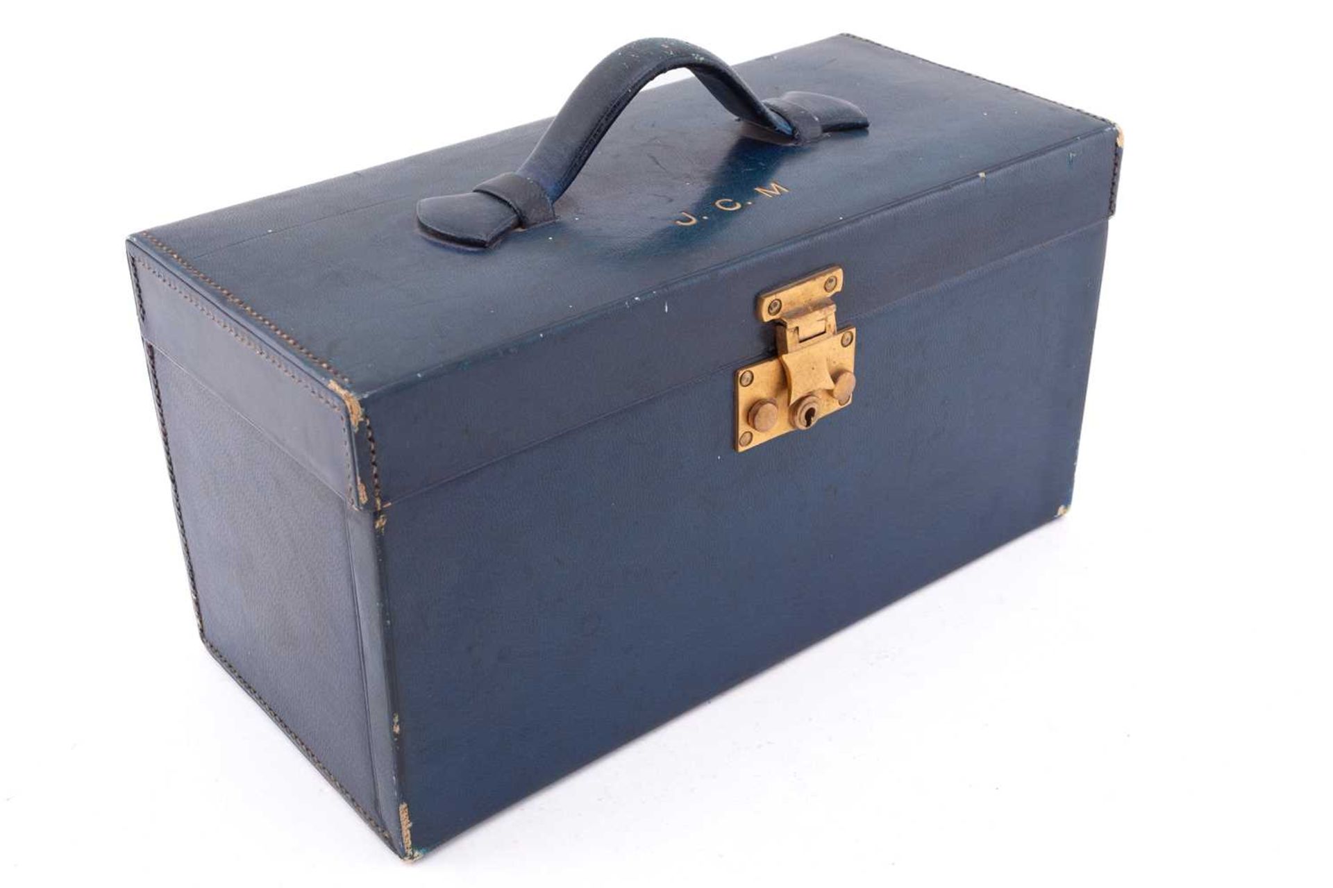 Goldsmiths and Silversmiths Co: an early 20th-century blue leather lady's travelling case, - Bild 11 aus 12