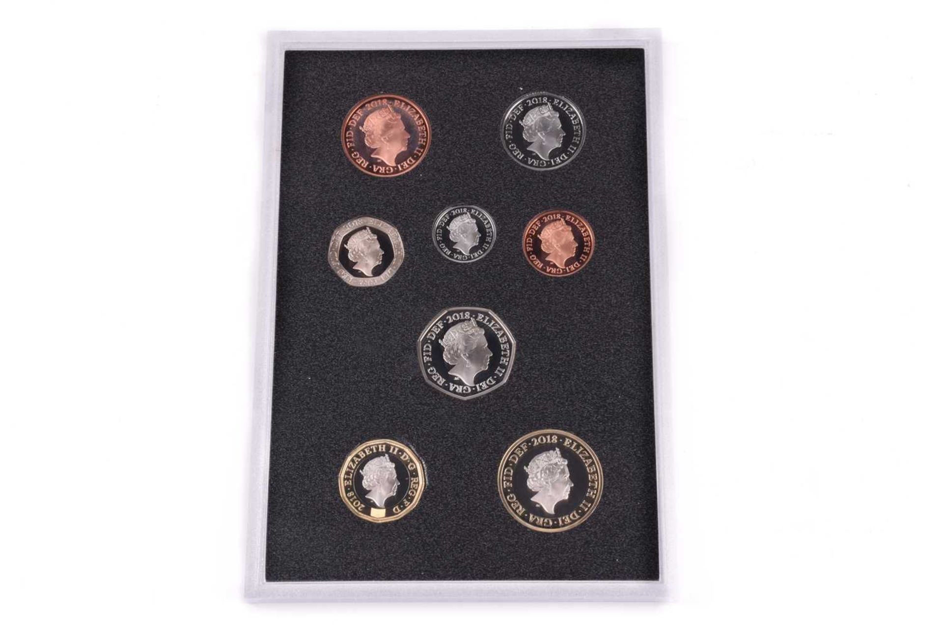 A collection of boxed Royal Mint proof coin sets to include, 2012, 2015, 2014, 2018, 2013, and - Bild 24 aus 36