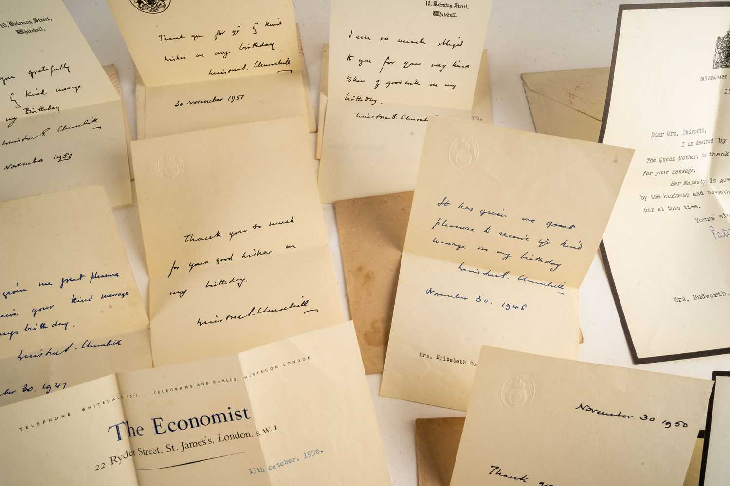 A collection of 1950s Winston Churchill facsimile thank you letters, including five on Downing - Image 3 of 13