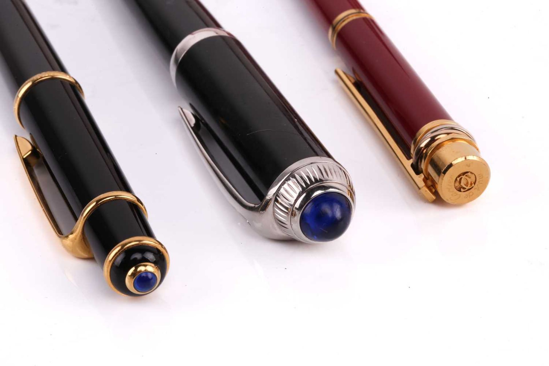 Must de Cartier - A 'Saphir' fountain pen, boxed together with a Cartier ballpoint pen and another - Image 5 of 8