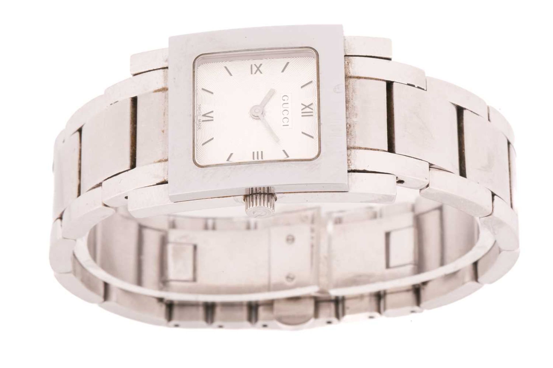 A Gucci ref. 7900L.1 ladies stainless steel wristwatch, the engine turned silvered dial with Roman - Bild 2 aus 7