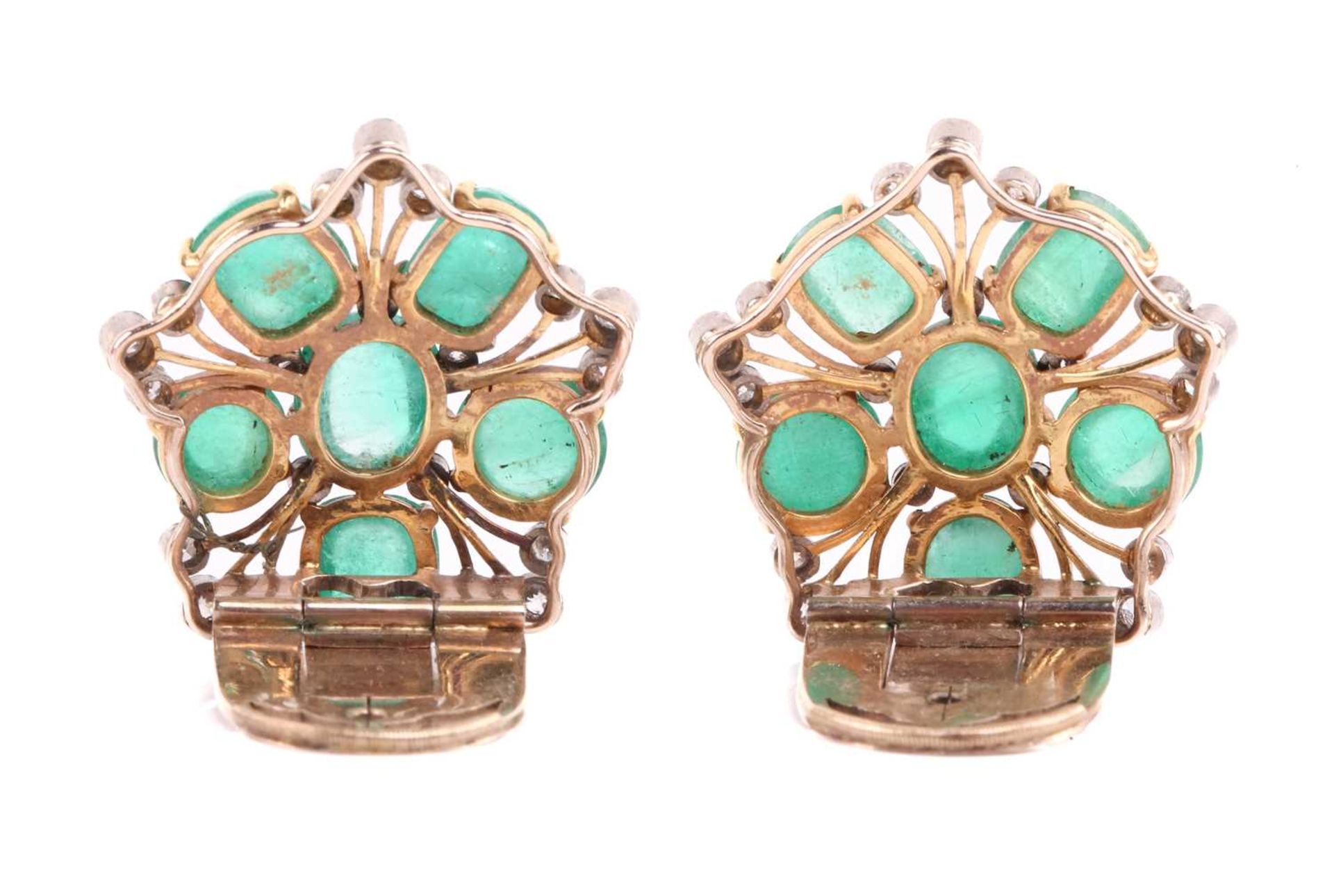 A pair of emerald and diamond cluster dress clips, the pentagonal plaques each consist of six - Image 3 of 3