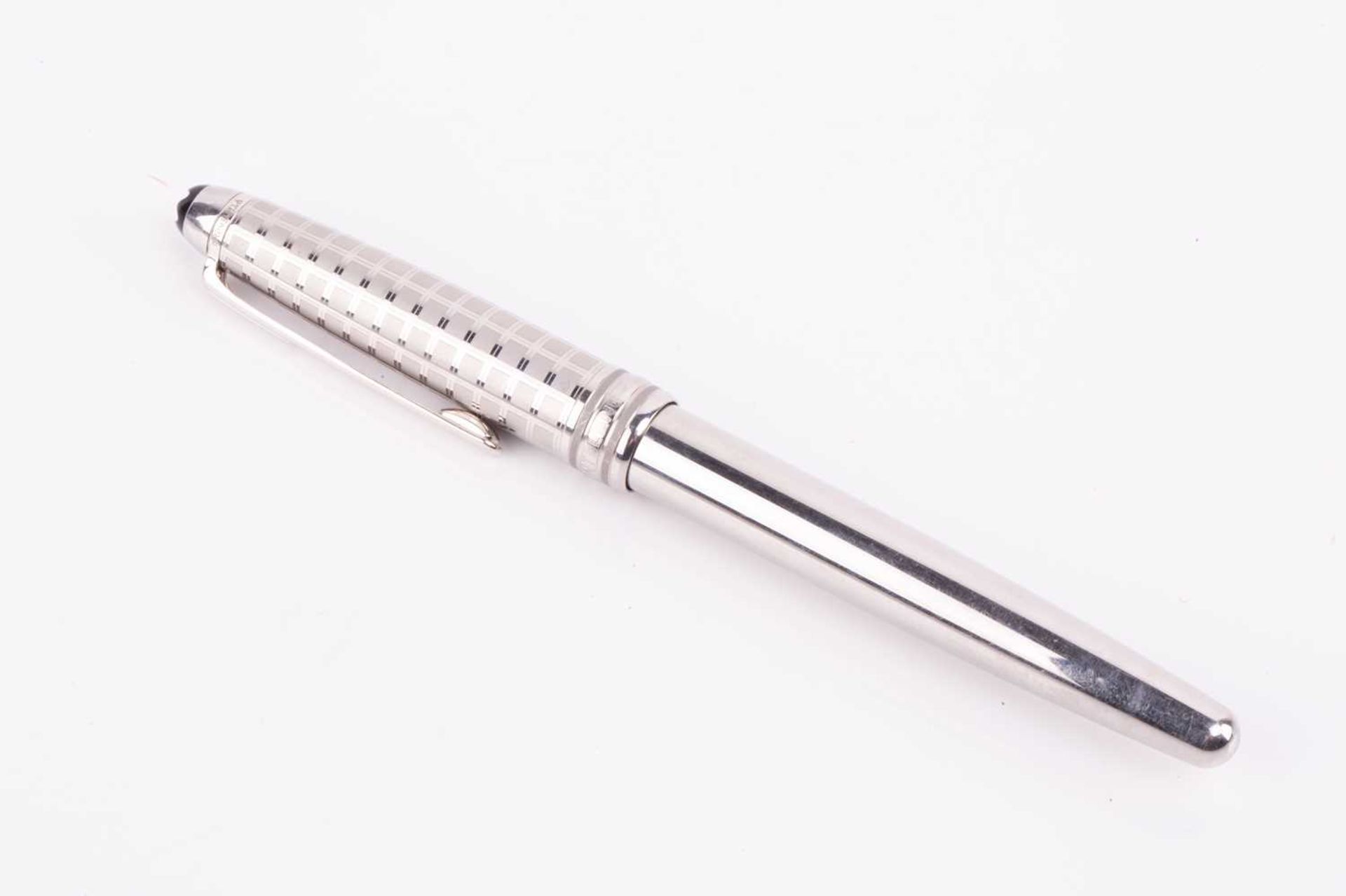 MontblancMeisterstück roller ball pen, the steel pull-off cap with inlaid emblem to the crown and - Image 2 of 6