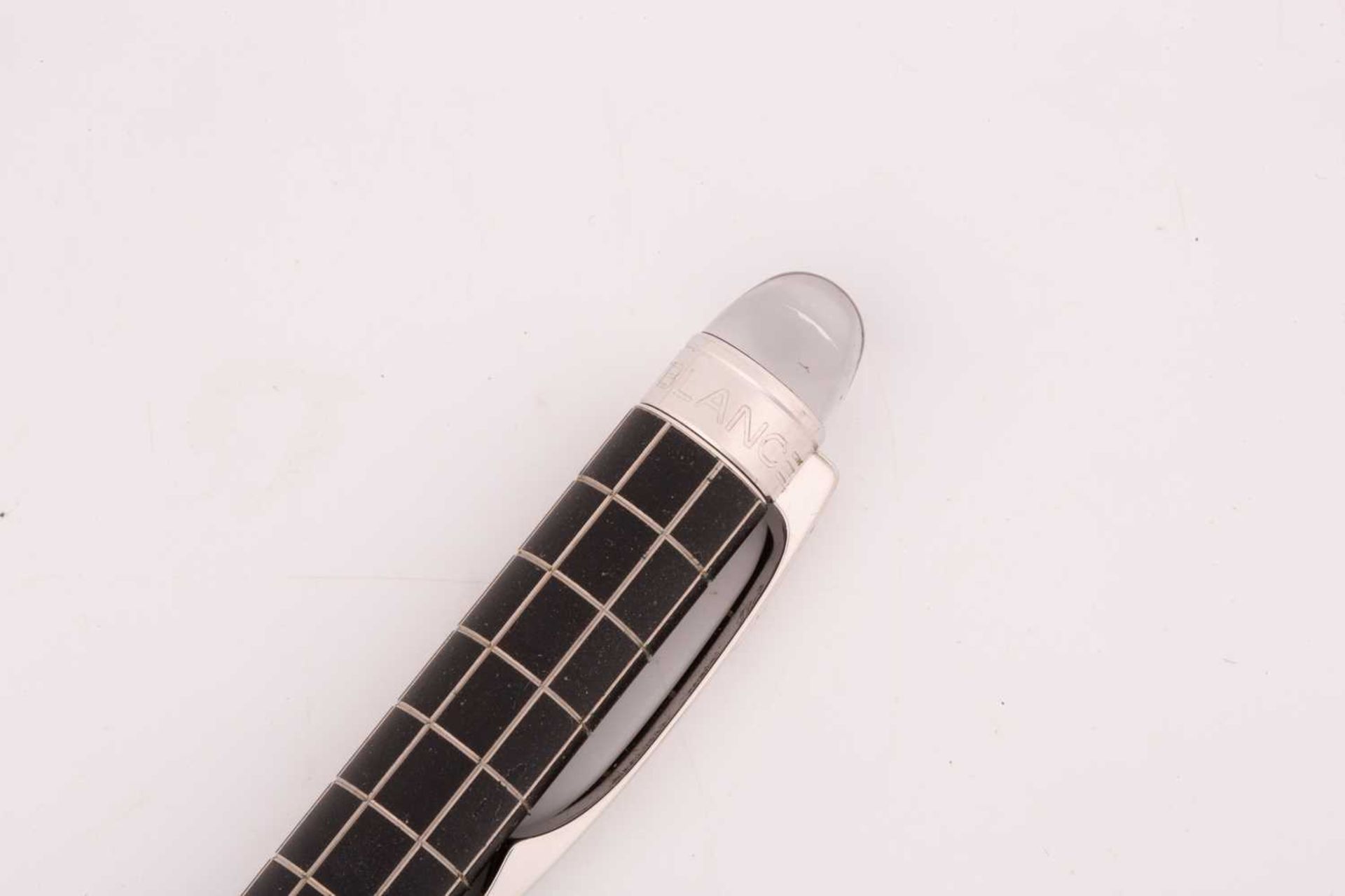 Montblanc StarWalker ballpoint pen, the twist-action rubber and white tone barrel with floating - Bild 4 aus 5