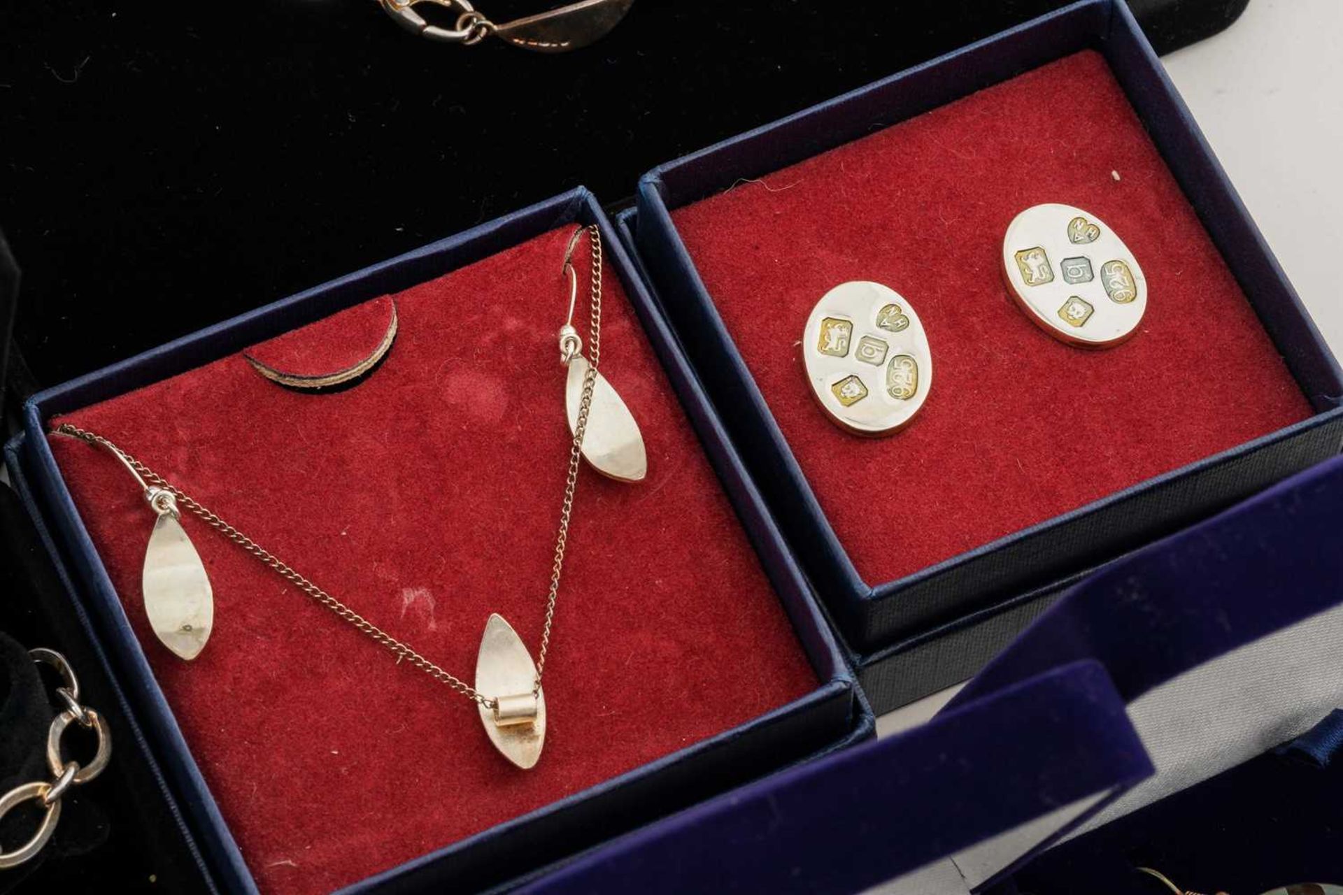 A collection of silver jewellery; including two heart pendants with diamond highlights on chains, - Image 6 of 19