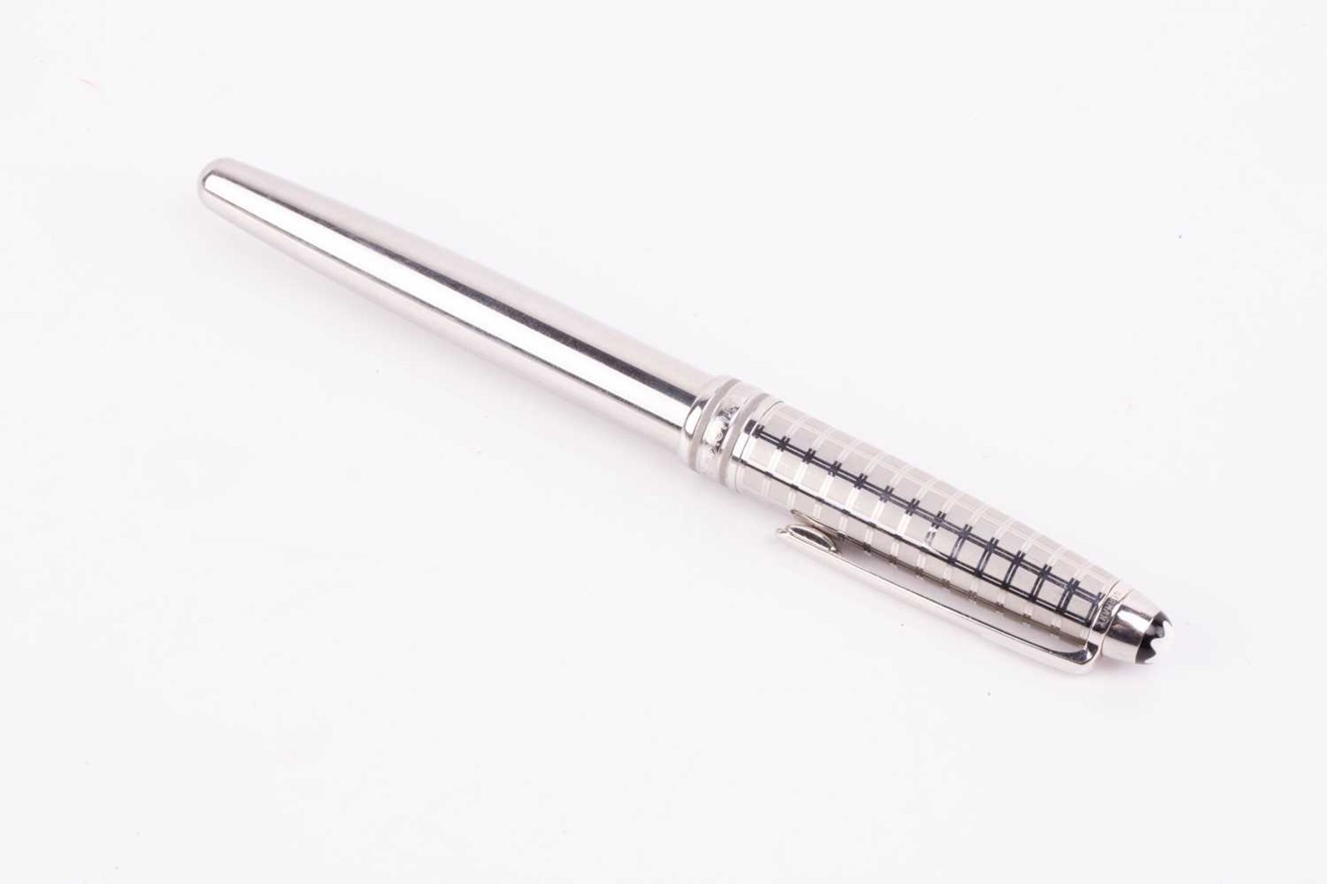MontblancMeisterstück roller ball pen, the steel pull-off cap with inlaid emblem to the crown and - Image 3 of 6