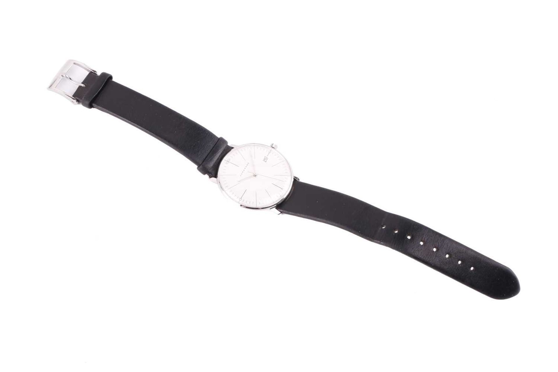 A Junghans Max Bill quartz watch, featuring a German-made quartz movement in a steel case - Bild 2 aus 8