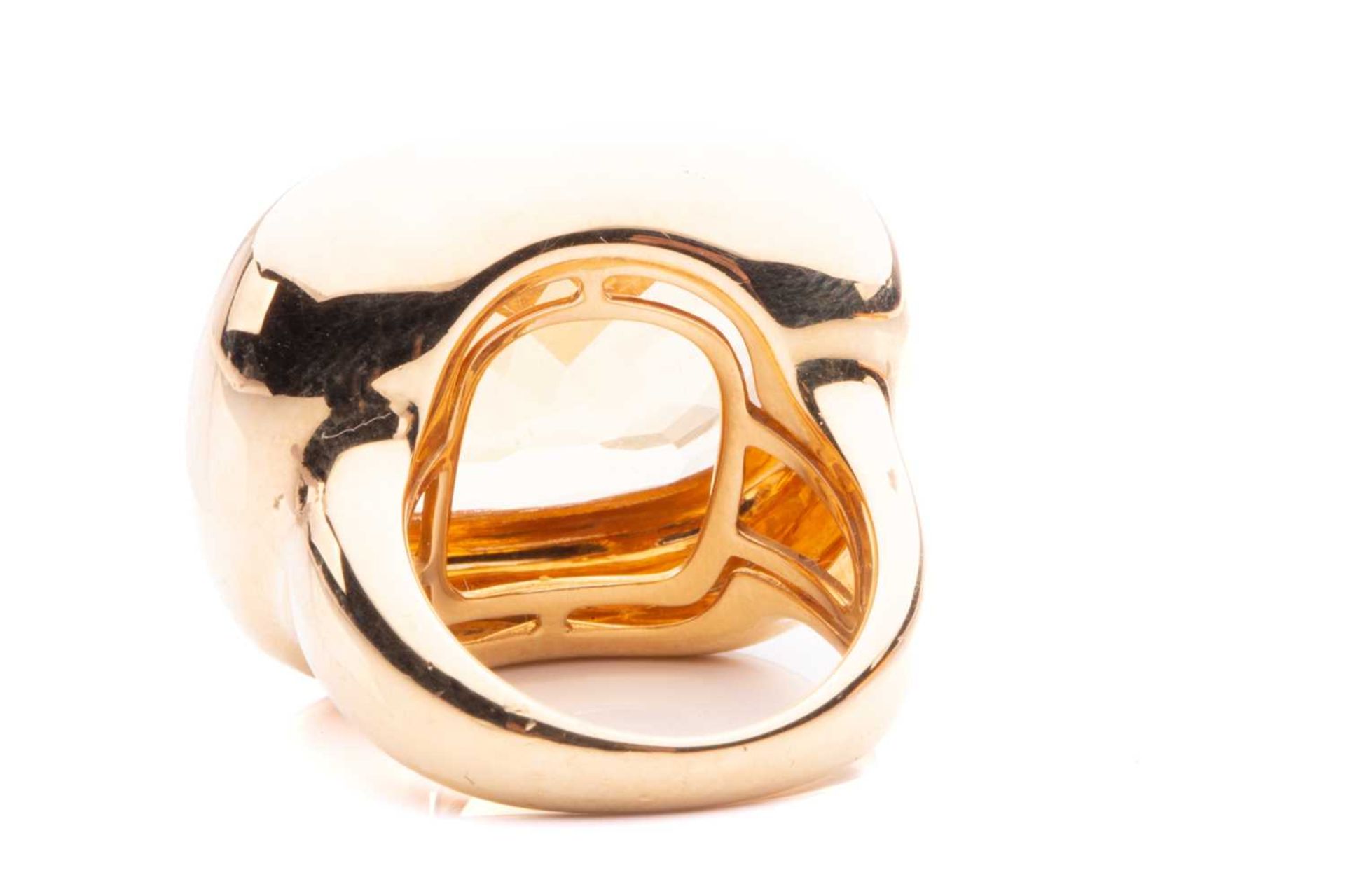 A large citrine cocktail ring, presenting a cushion-shaped light orangey-yellow citrine of 22.2 x - Image 4 of 6