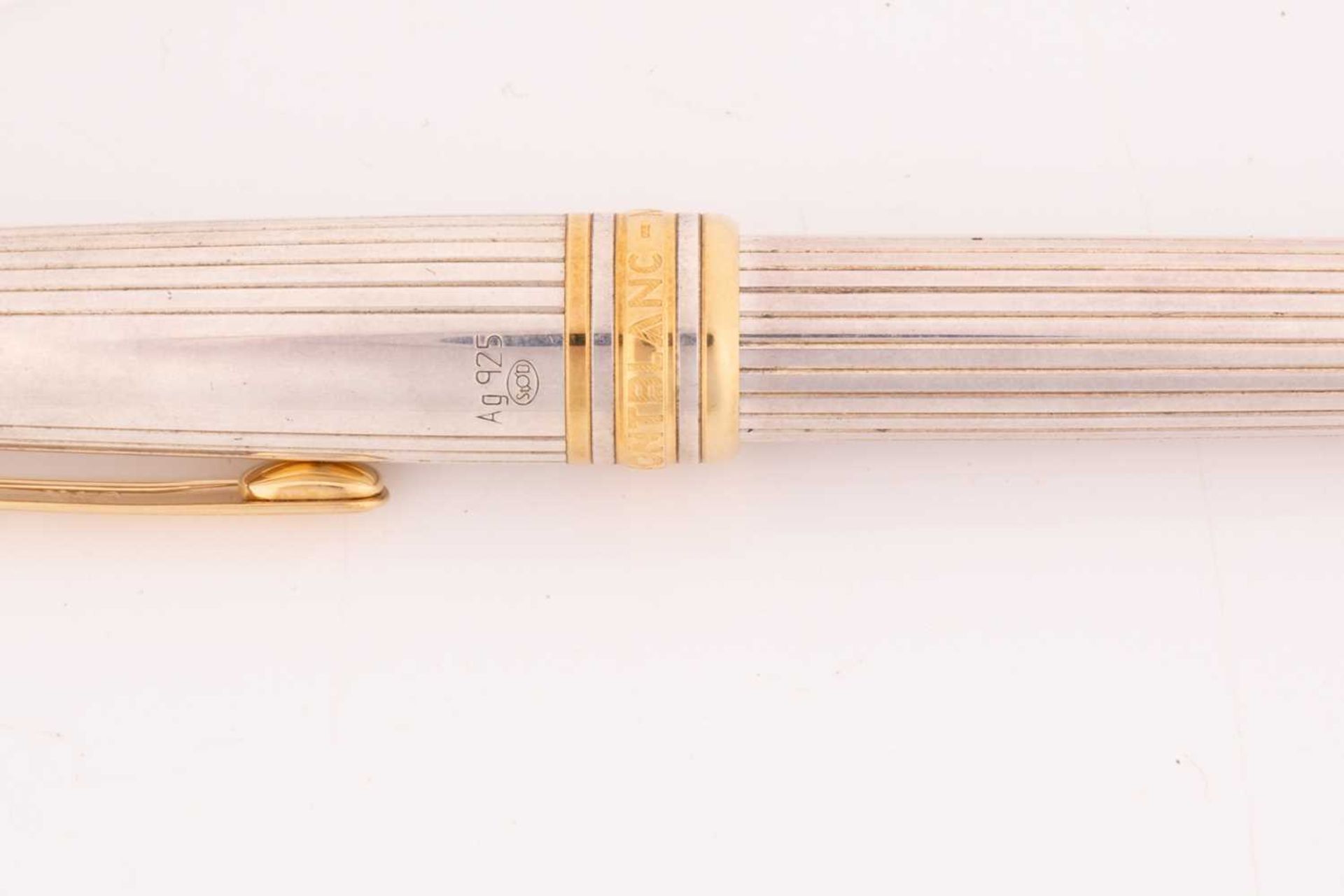 Montblanc Meisterstück silver fountain pen with gold-tone hardware, emblem inlaid into pull-off - Image 6 of 7