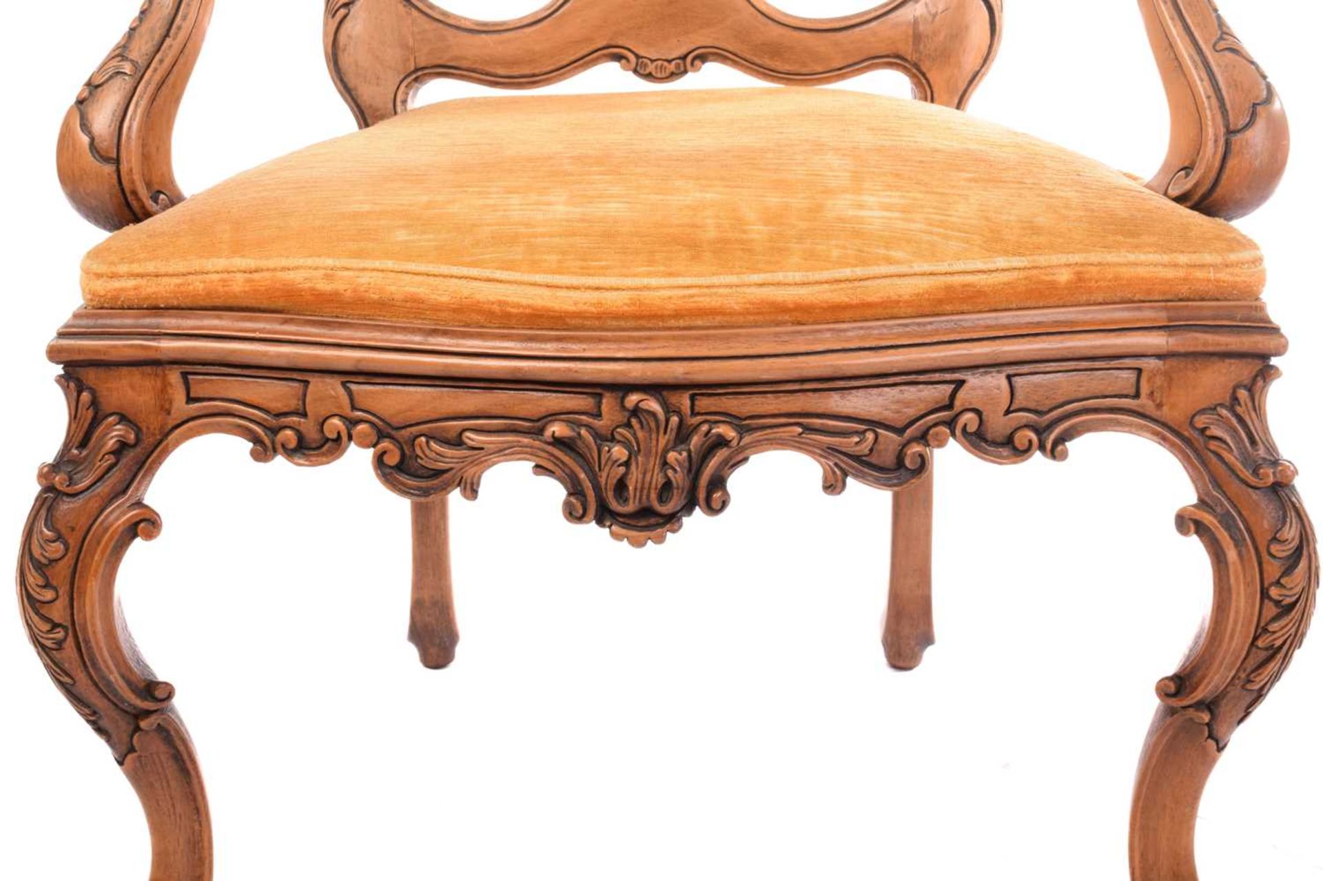 An 18th-century Venetian style carved walnut open armchair, 20th century with shaped spoon back - Image 4 of 5