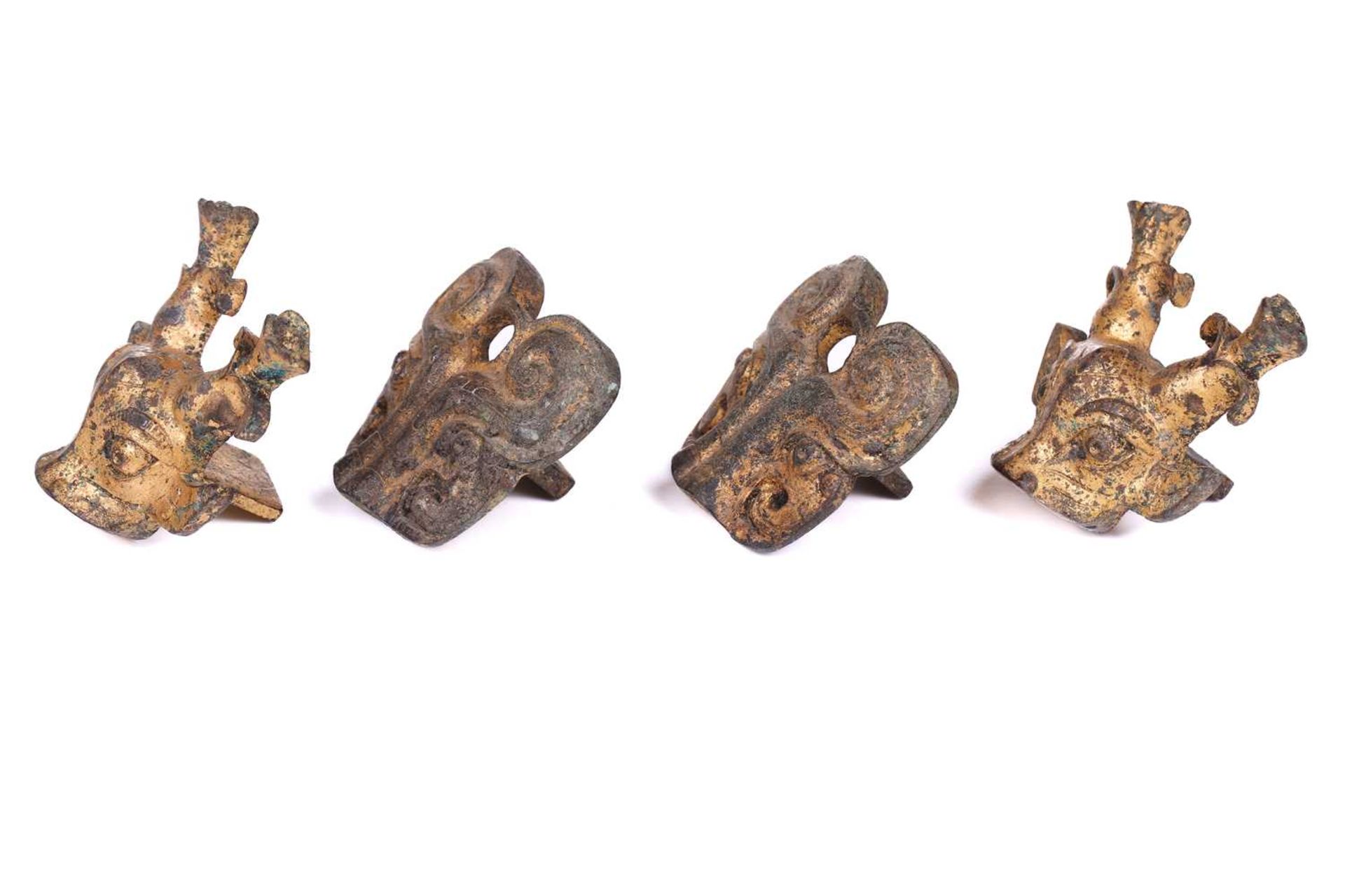 A set of seven Chinese Han-style graduated temple bells, together with four stag furniture mounts, - Bild 2 aus 18