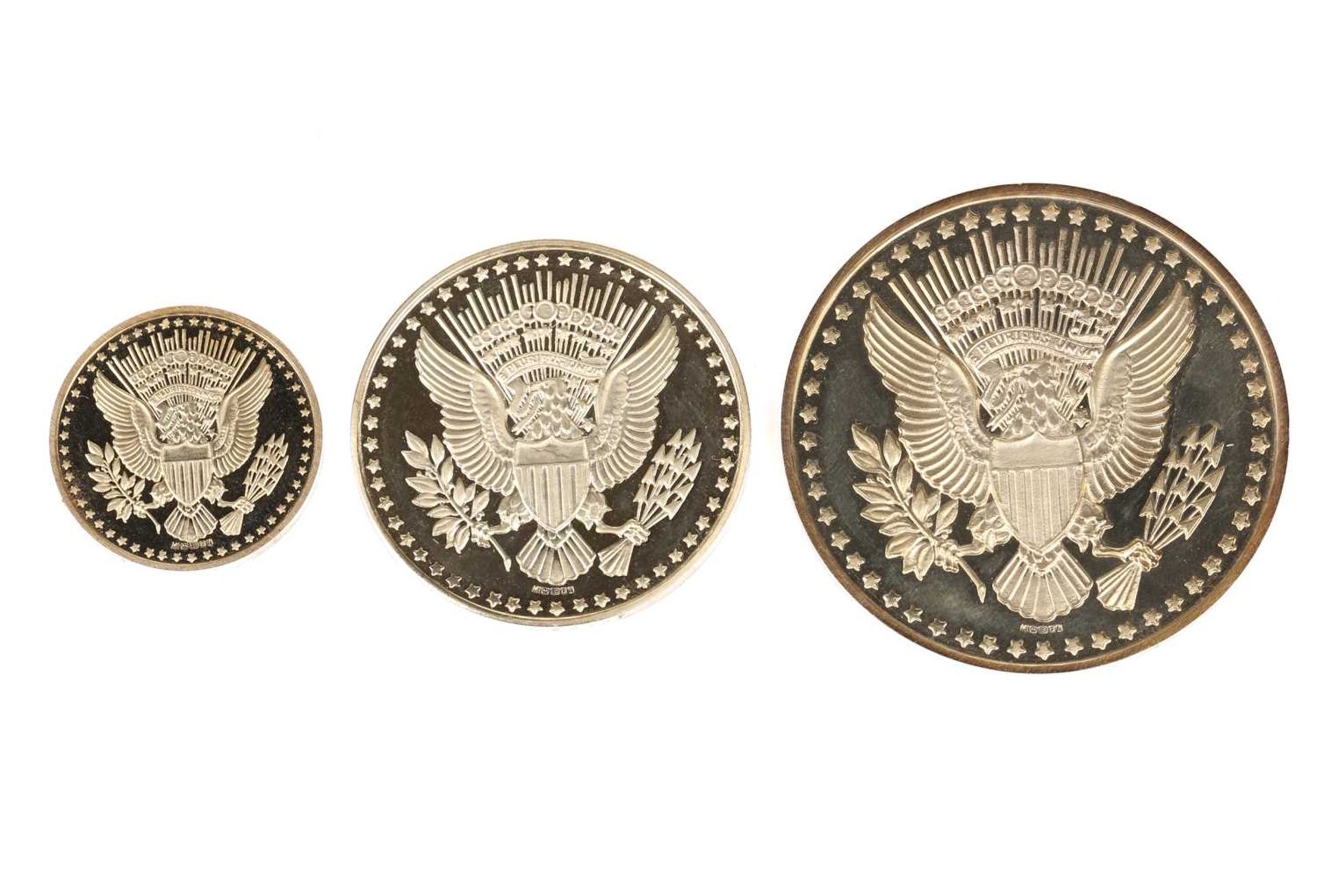 A President John F Kennedy memorial gold medal set, circa 1965, comprising three medals in 18ct - Image 2 of 7