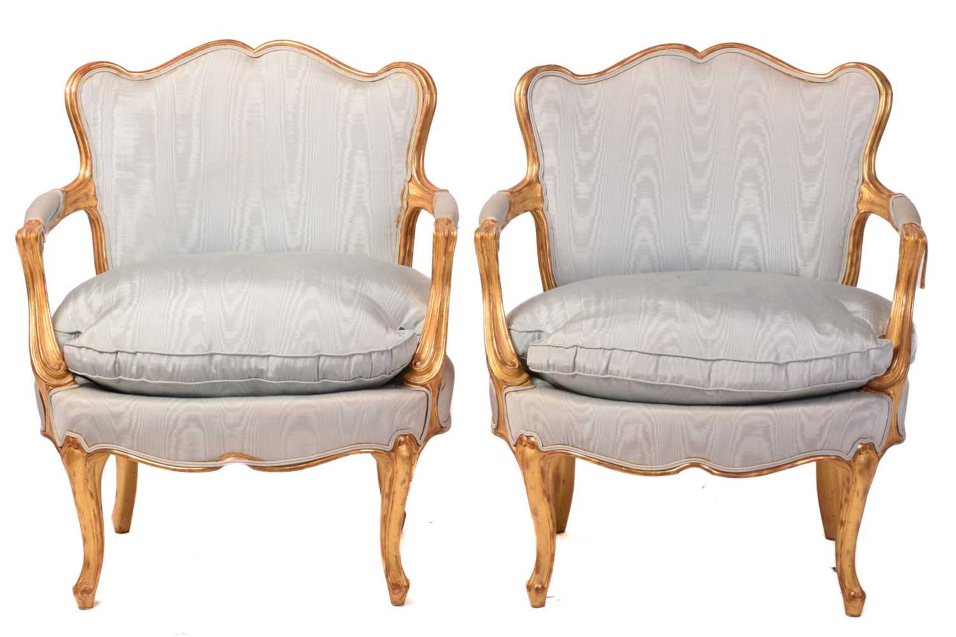 A pair of French Louis XV-style carved wood and gilt gesso fauteuils, 20th century with serpentine - Image 5 of 7