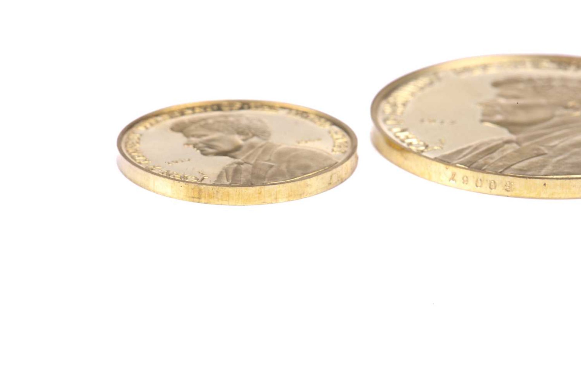 A President John F Kennedy memorial gold medal set, circa 1965, comprising three medals in 18ct - Image 7 of 7