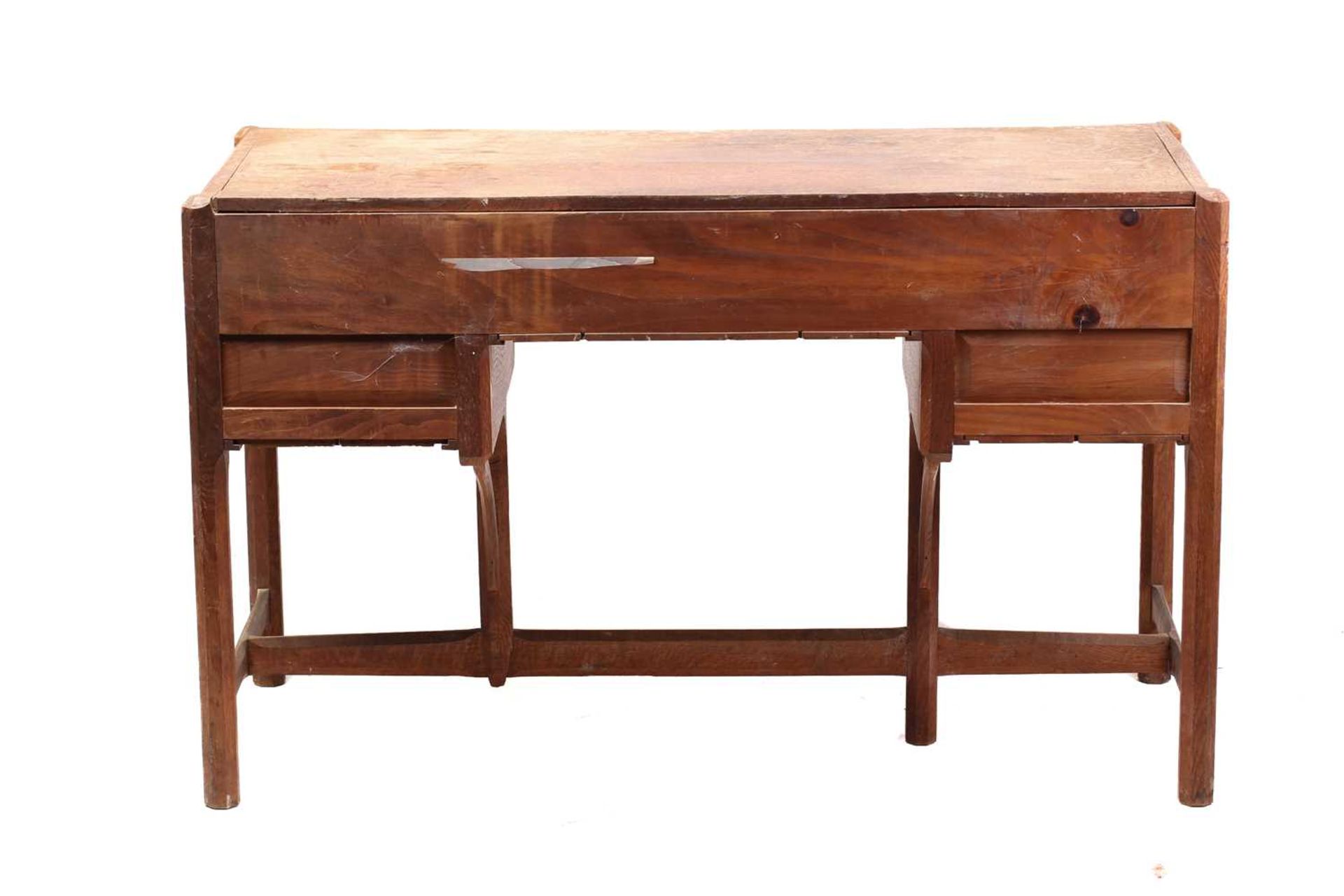 A Gordon Russell bedroom suite in English brown oak, c.1925, comprising: a dressing table with - Image 6 of 26