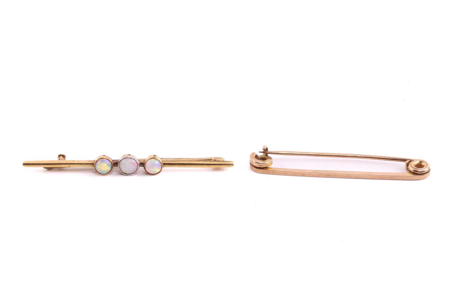 Two tie pins and a Rotary watch, featuring a three-stone opal set, a tie pin in yellow metal stamped - Image 6 of 6