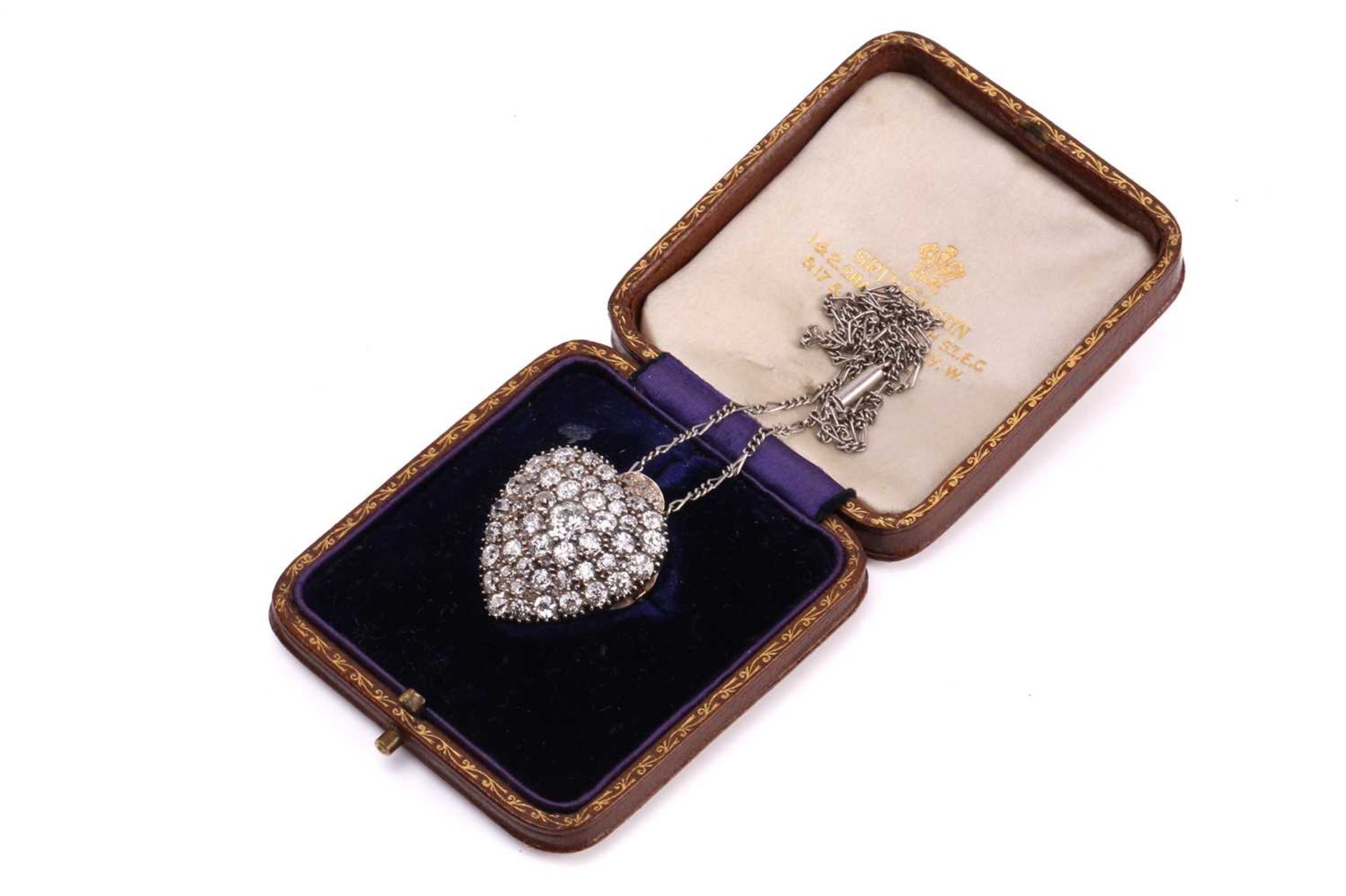 A Victorian diamond heart pendant, circa 1900, set throughout with round old cut diamonds with a - Image 2 of 4