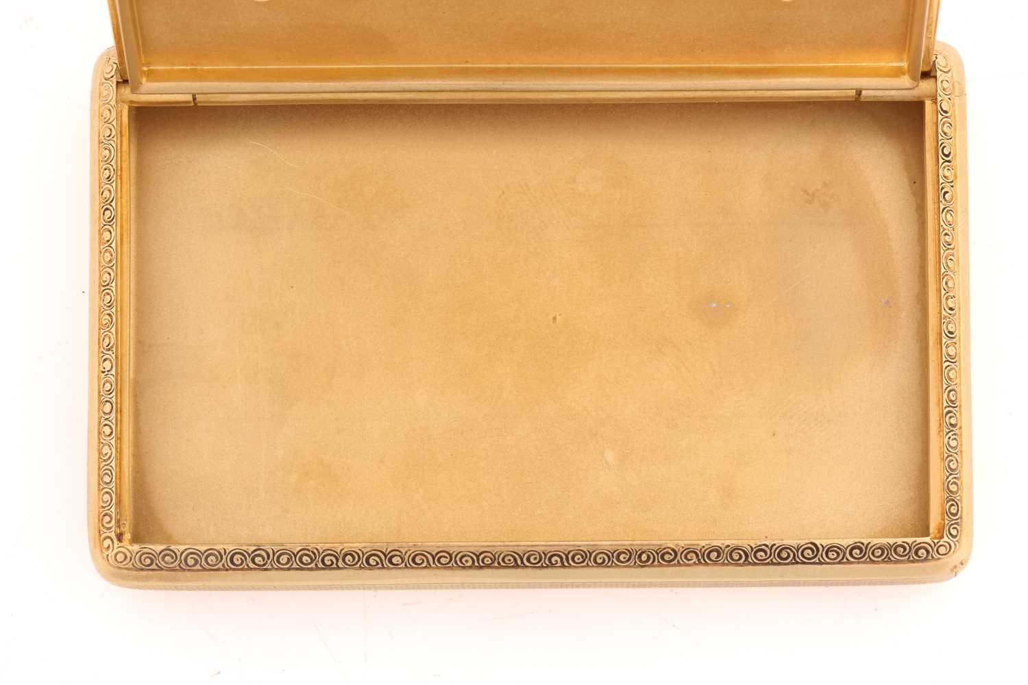 A floral snuffbox set with diamonds, of rectangular form with rounded corners, the cover, sides - Image 8 of 9