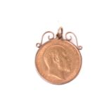 An Edward VII full sovereign, 1907, obverse with head to the right, mounted as a pendant.