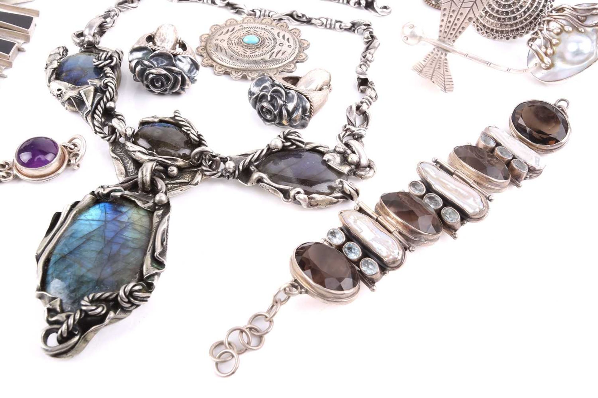 A quantity of white metal jewellery, including a large naturalistic labradorite necklace and ring, a - Image 6 of 7