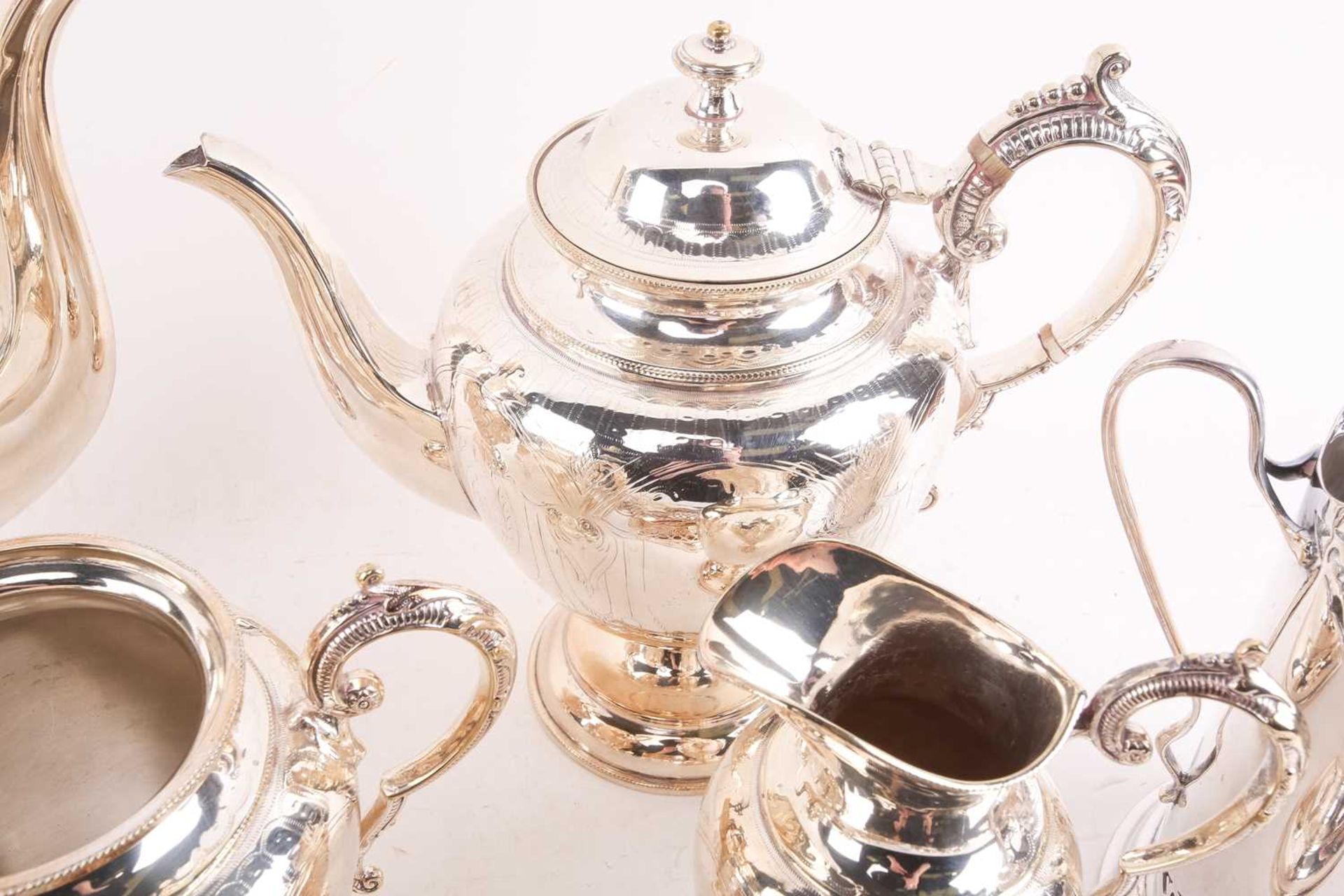 A four-piece silver plated tea and coffee set with bone insulators, together with other items of - Bild 10 aus 10