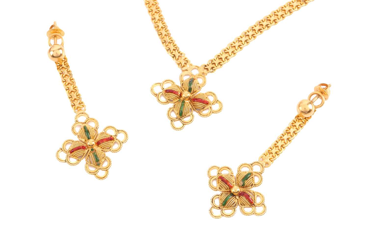 An Indian enamelled quatrefoil necklace and a matching pair of earrings; the necklace comprises a - Image 3 of 5