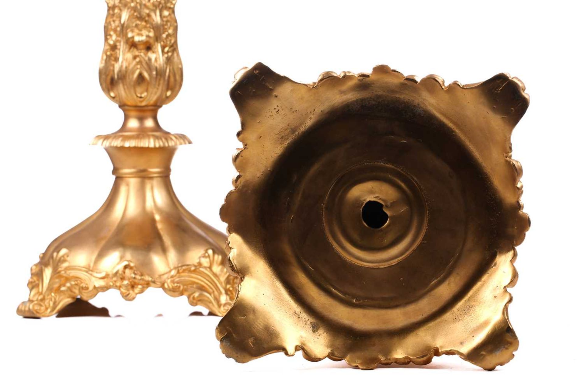 A pair of large, impressive gilt metal table candelabrum with seven removable convolvulus vine - Bild 14 aus 14