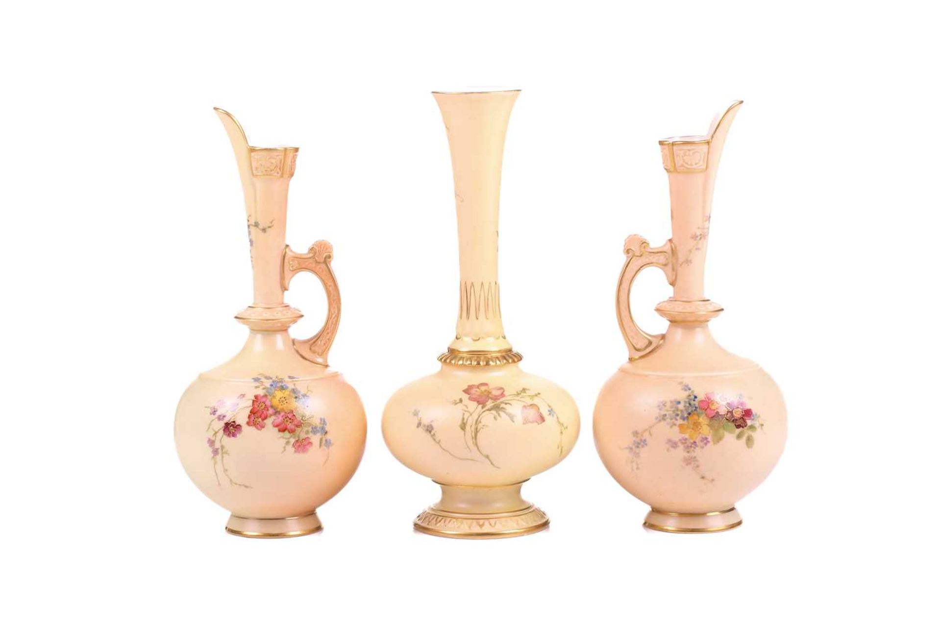 A collection of early 20th century Royal Worcester blush ivory ceramics, each with floral - Image 3 of 31