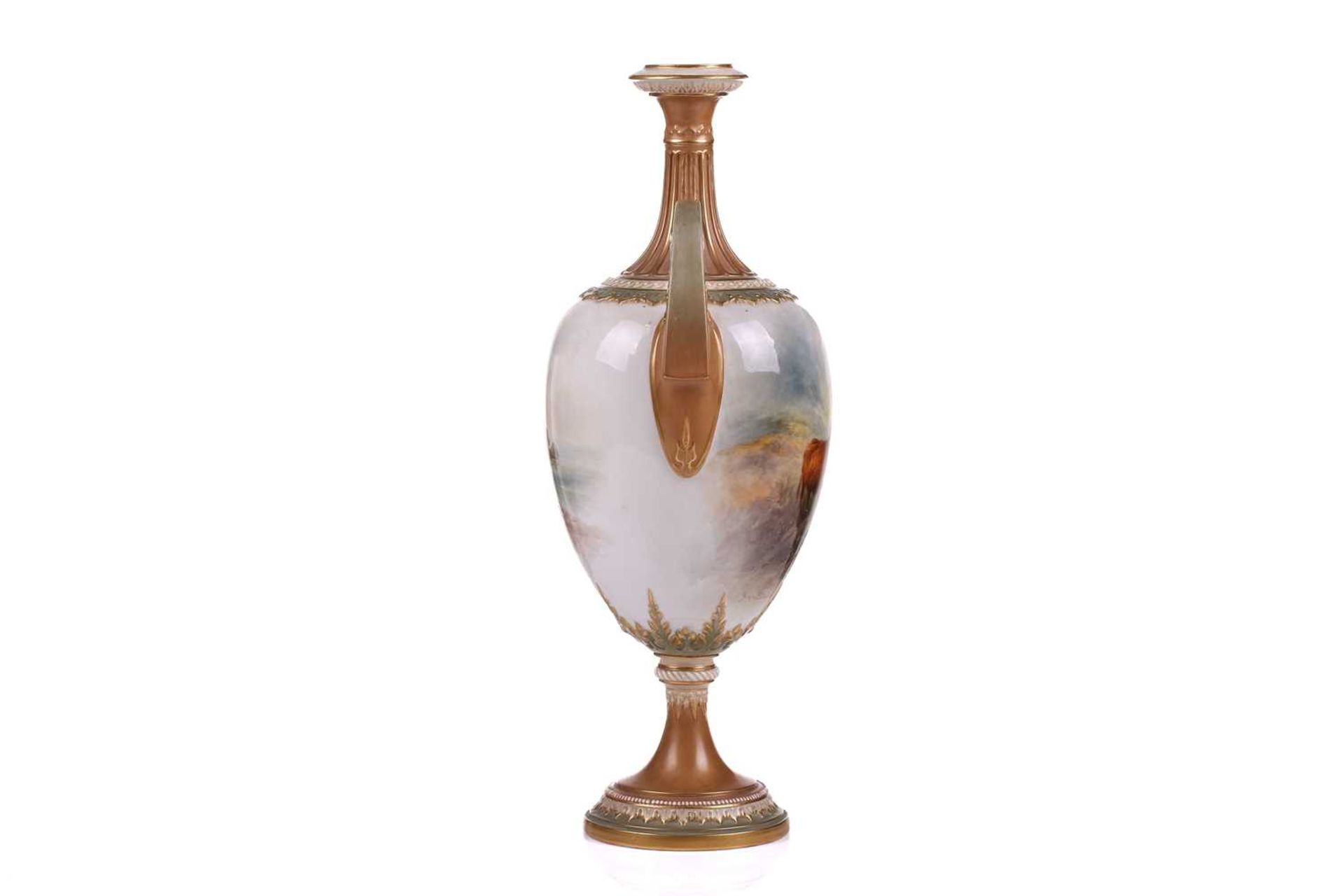 A John Stinton painted Royal Worcester oviform vase (apparently lacking cover), bearing a hand- - Bild 2 aus 7