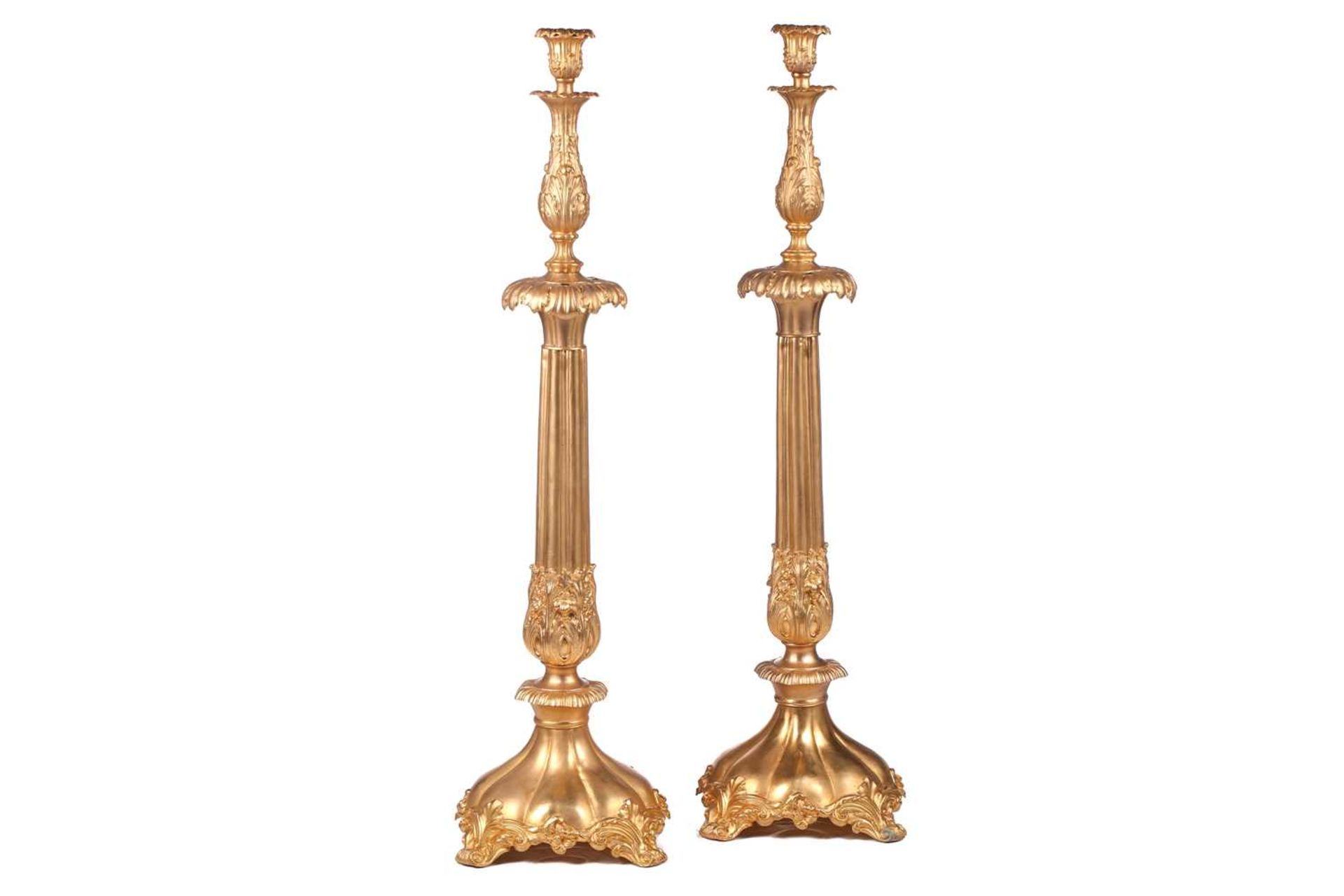 A pair of large, impressive gilt metal table candelabrum with seven removable convolvulus vine - Bild 4 aus 14